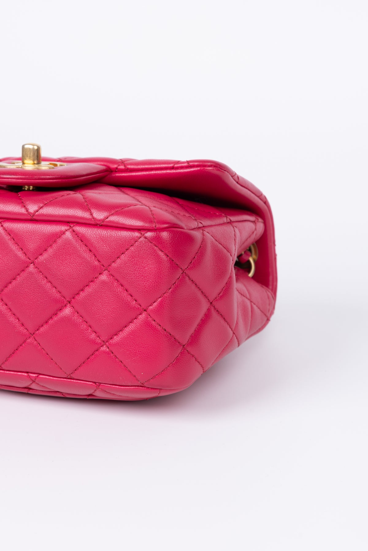 CHANEL MINI SQUARE SFERA MAGENTA
