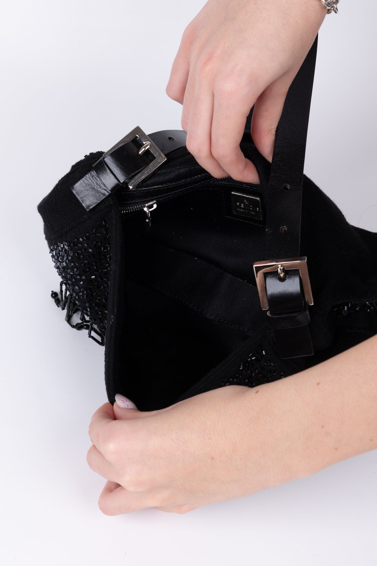 FENDI BAGUETTE IN LANA CON PERLINE