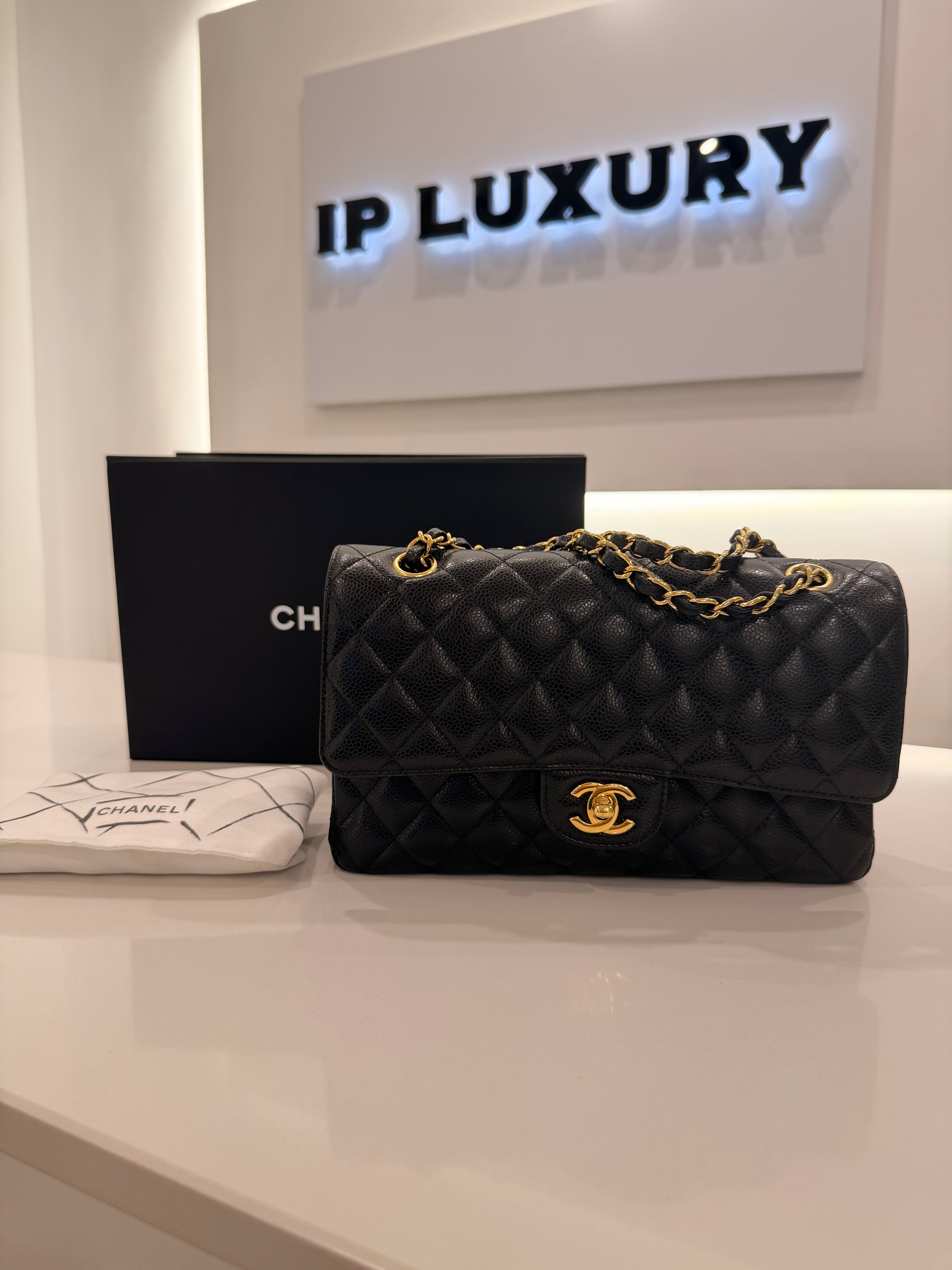 CHANEL 11.12 NERA/ORO CAVIAR