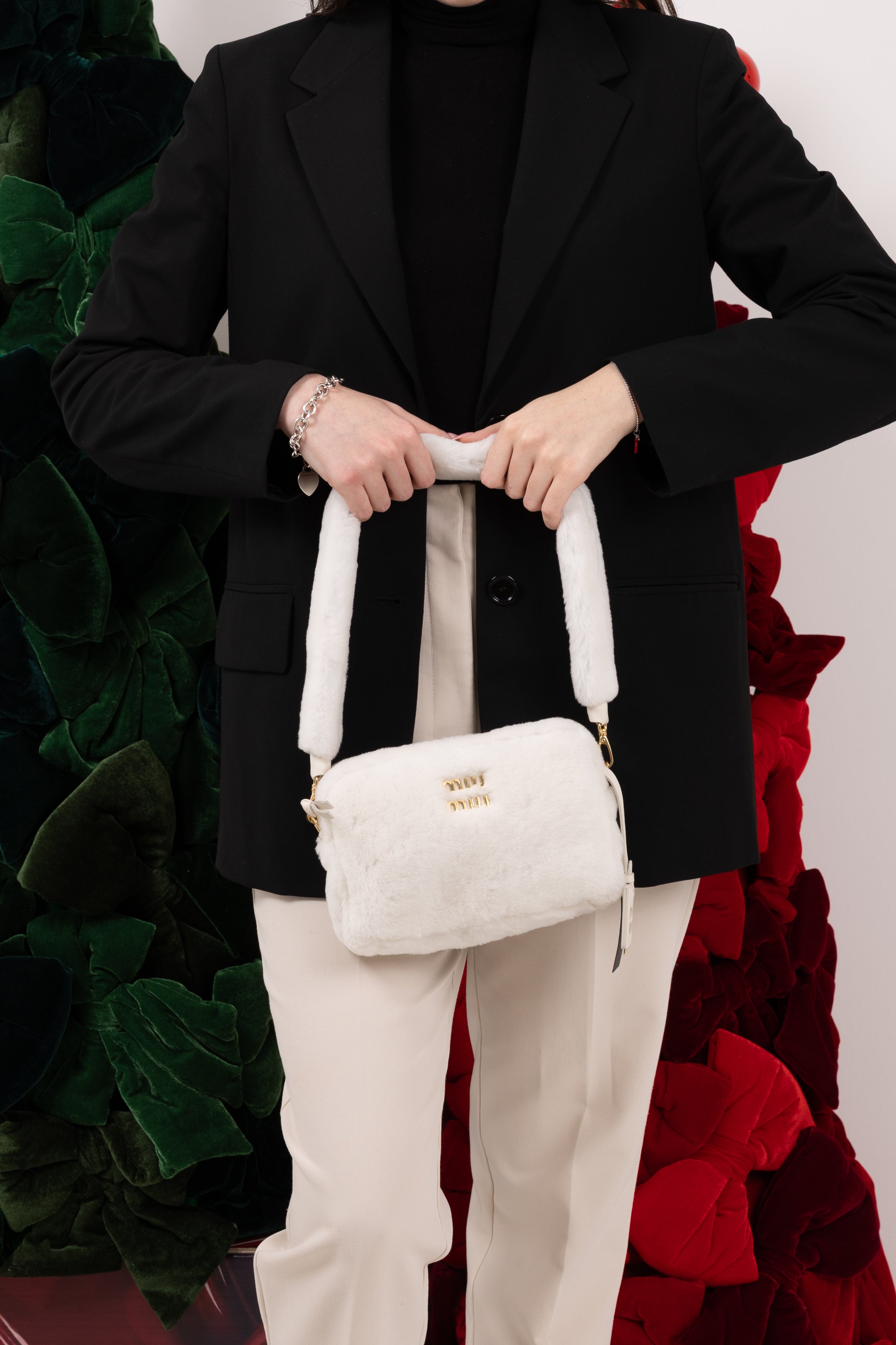 Miu Miu shoulder bag in pelliccia bianca