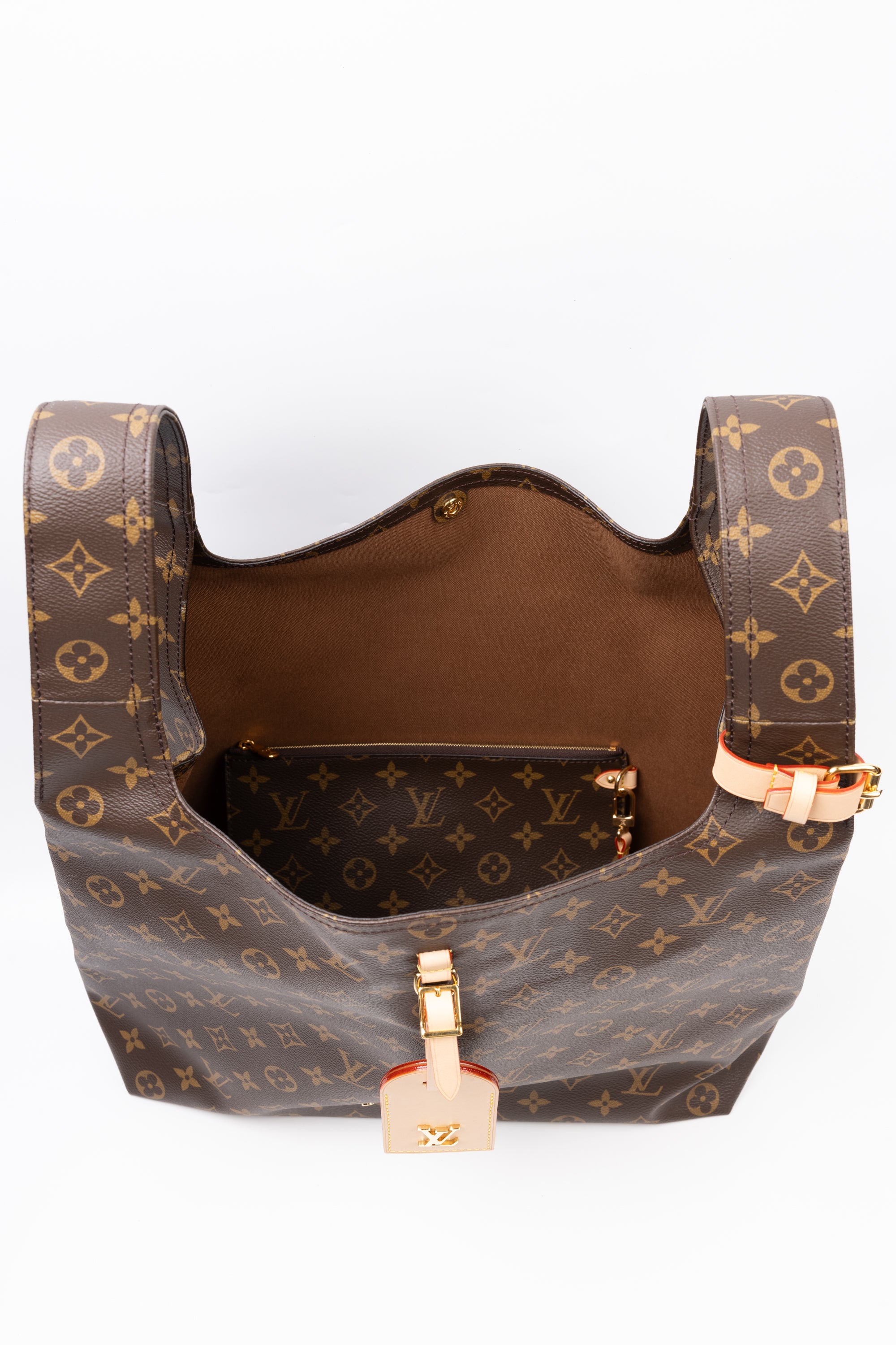 Louis Vuitton Atlantis GM Monogram