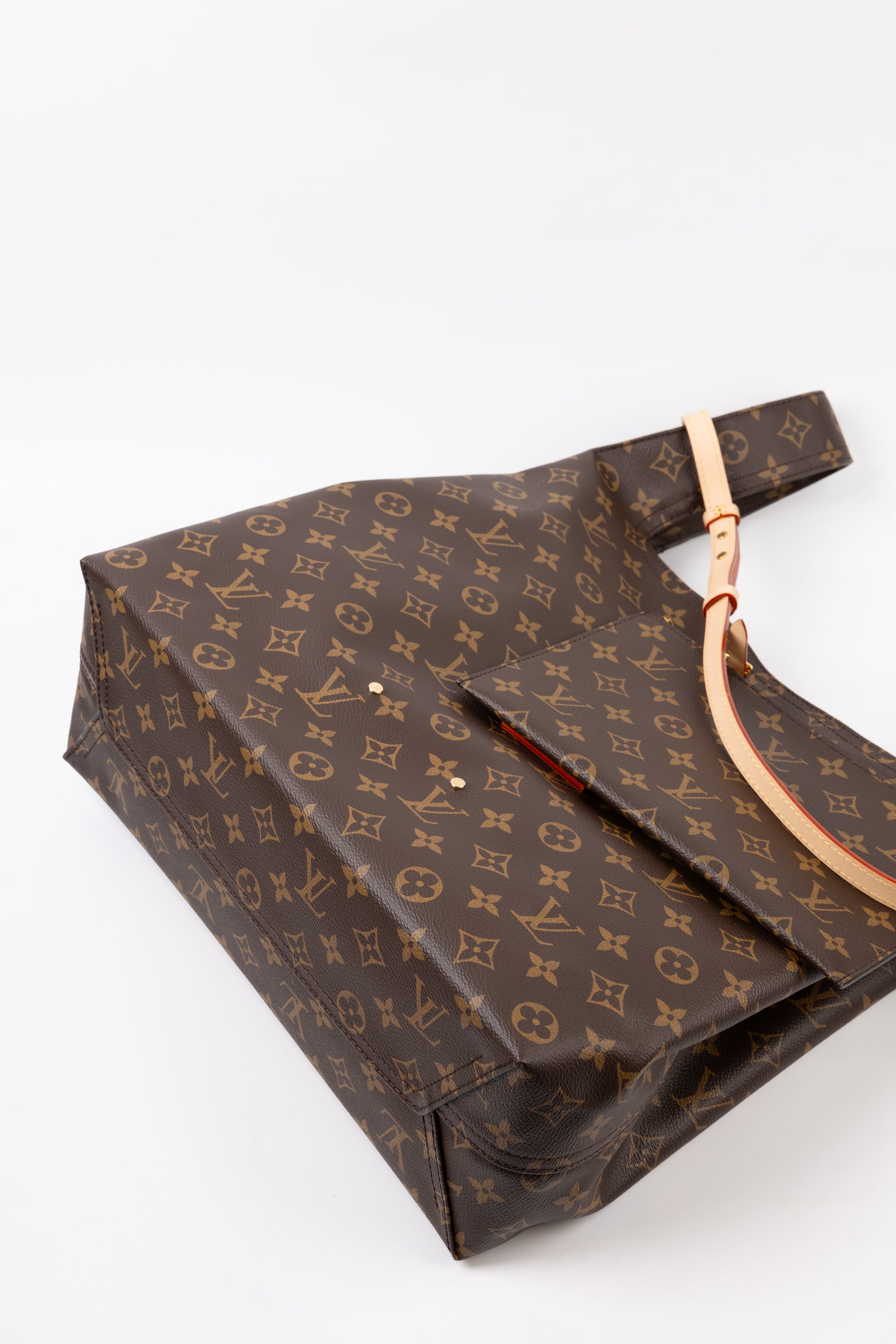 Louis Vuitton Atlantis GM Monogram