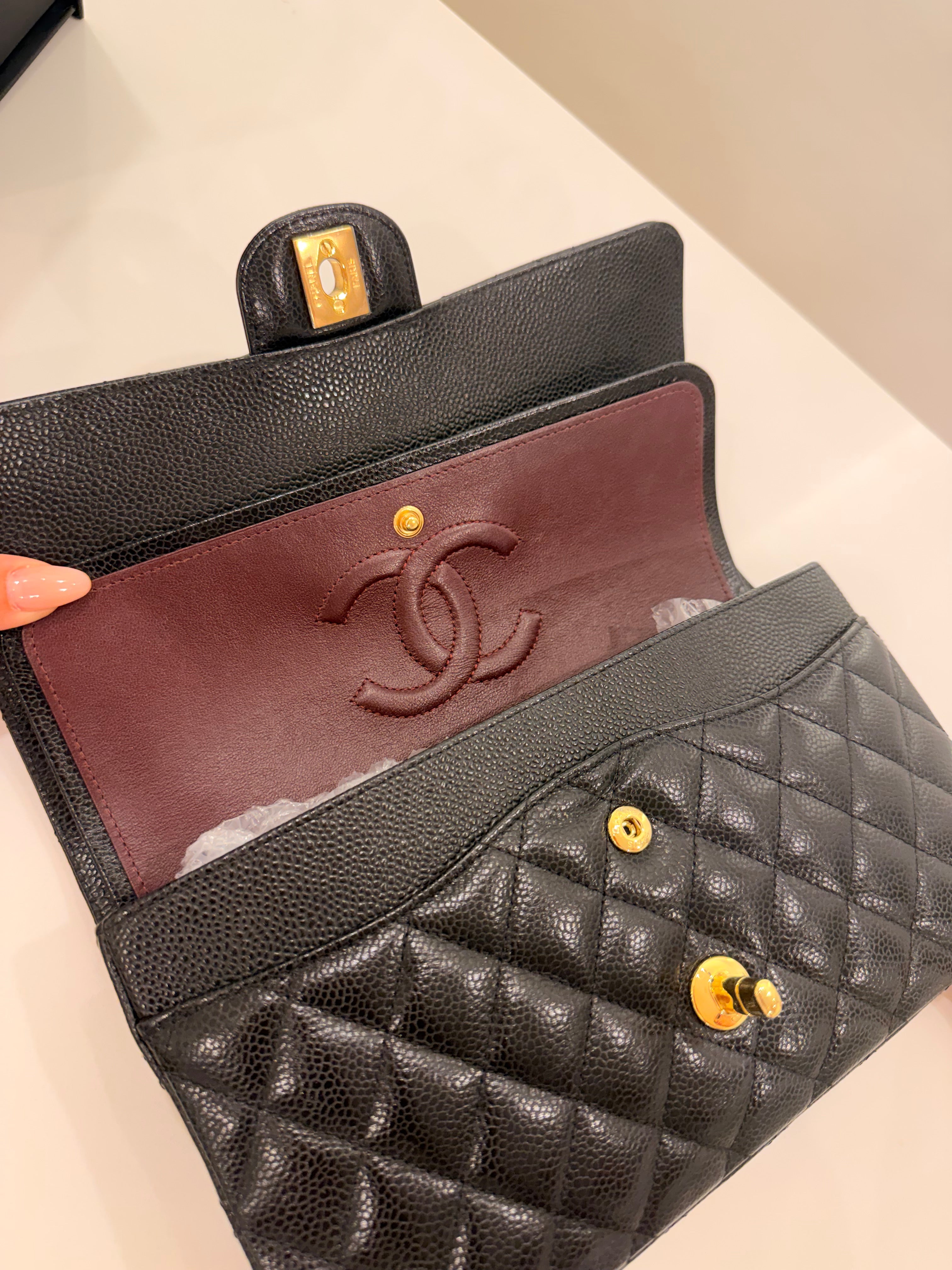 CHANEL 11.12 NERA/ORO CAVIAR