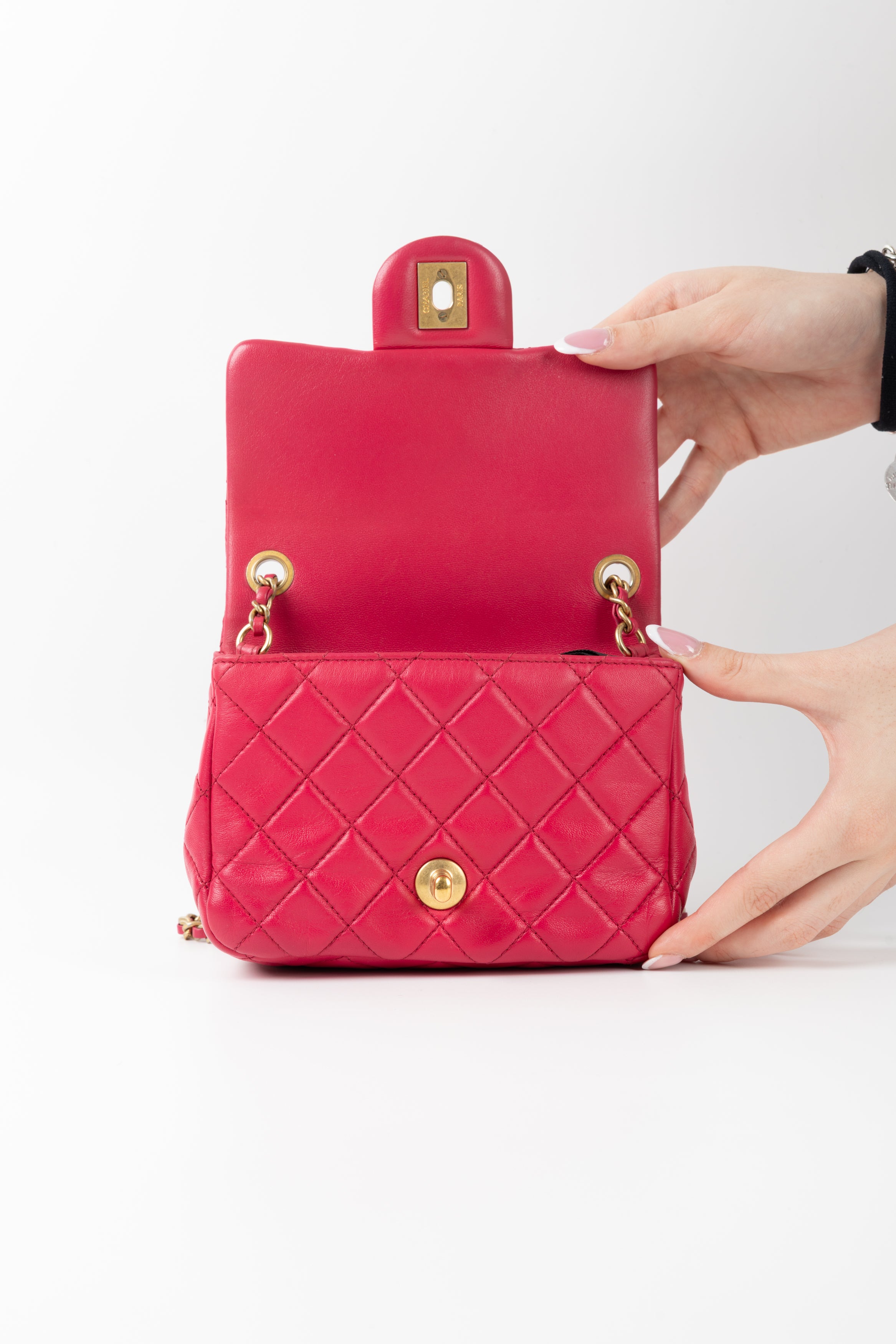 CHANEL MINI SQUARE MAGENTA SFERA