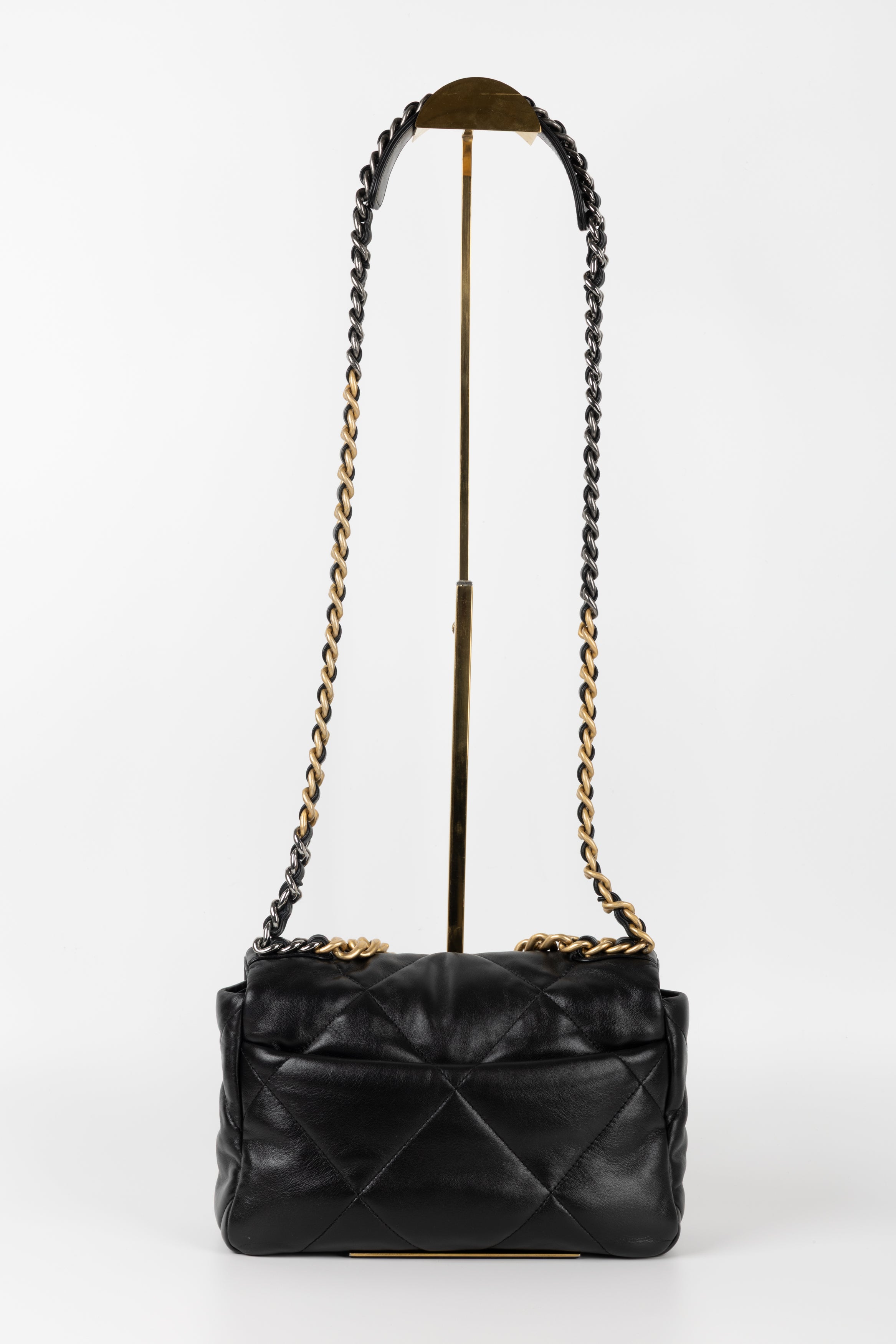 CHANEL 19 SMALL NERA