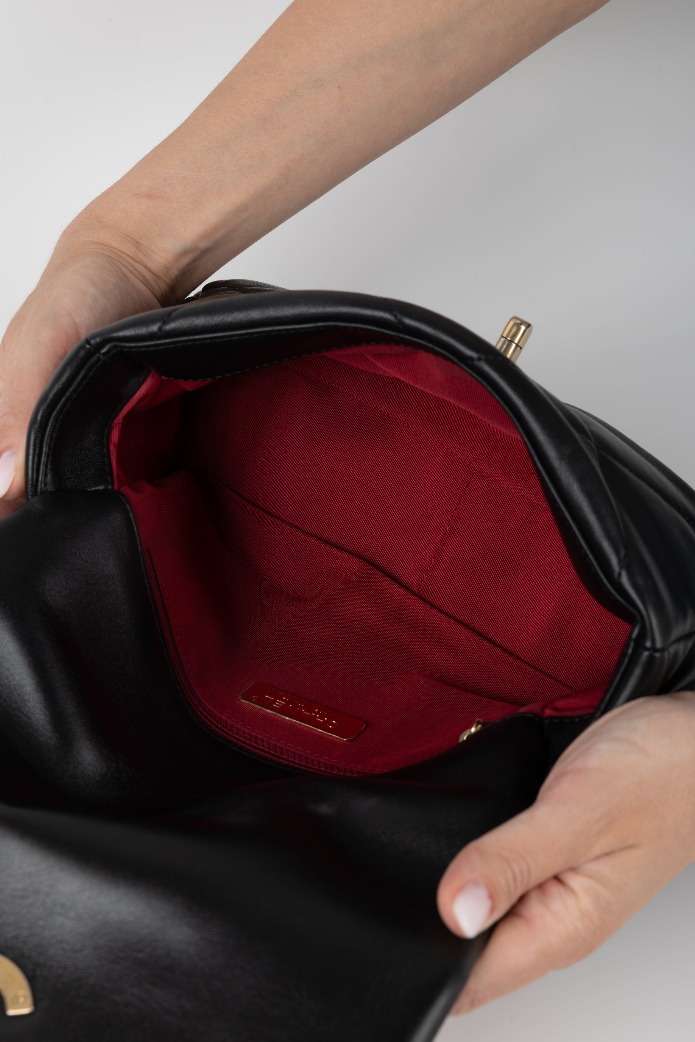 CHANEL 19 SMALL NERA