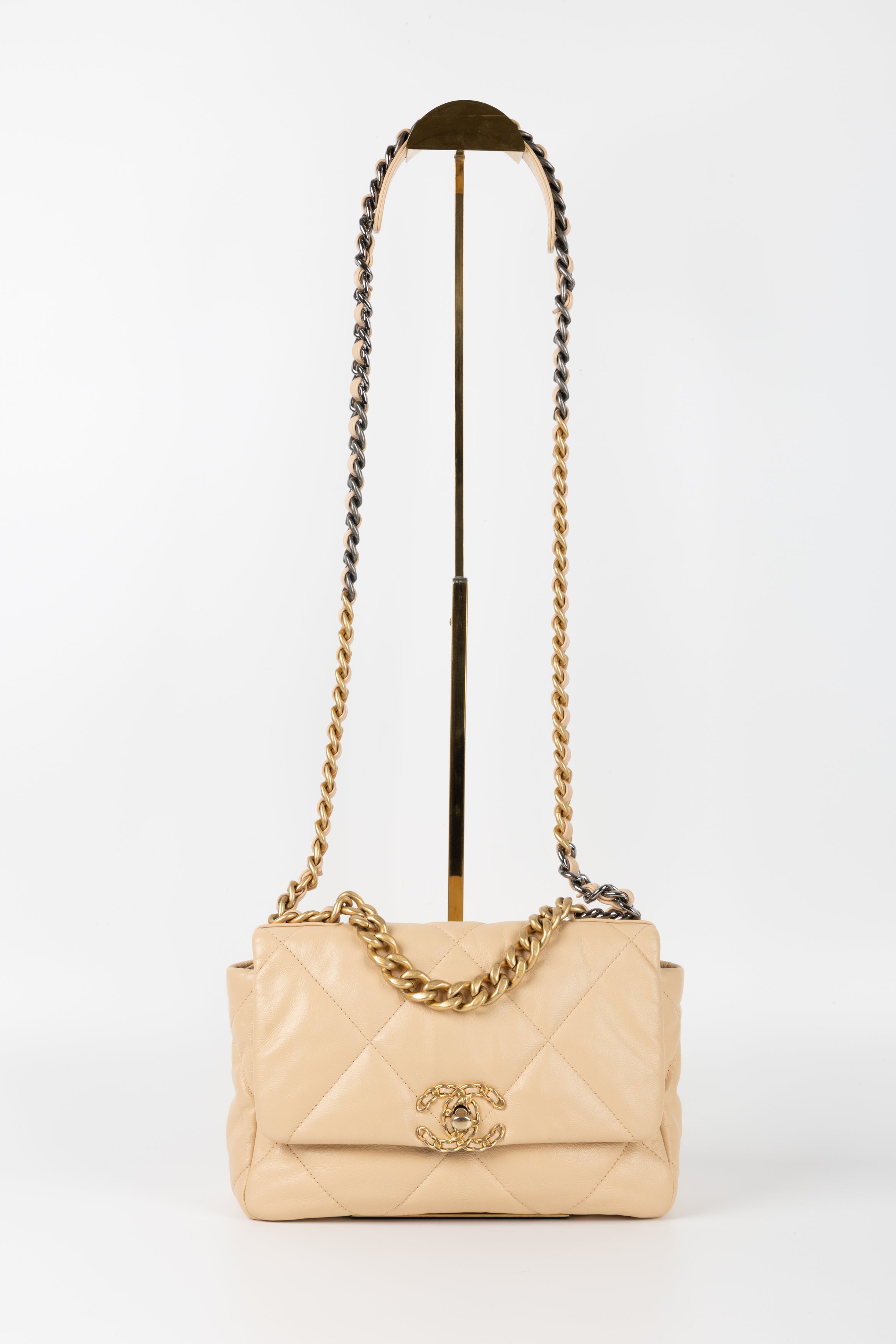 CHANEL 19 SMALL BEIGE