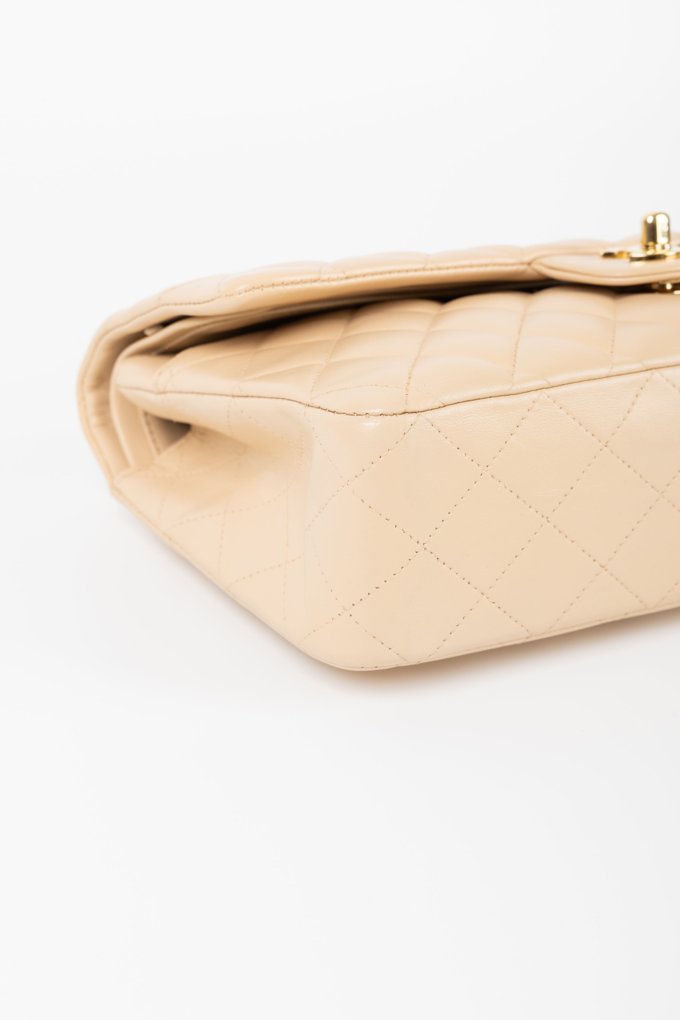 CHANEL 11.12 BEIGE/ORO