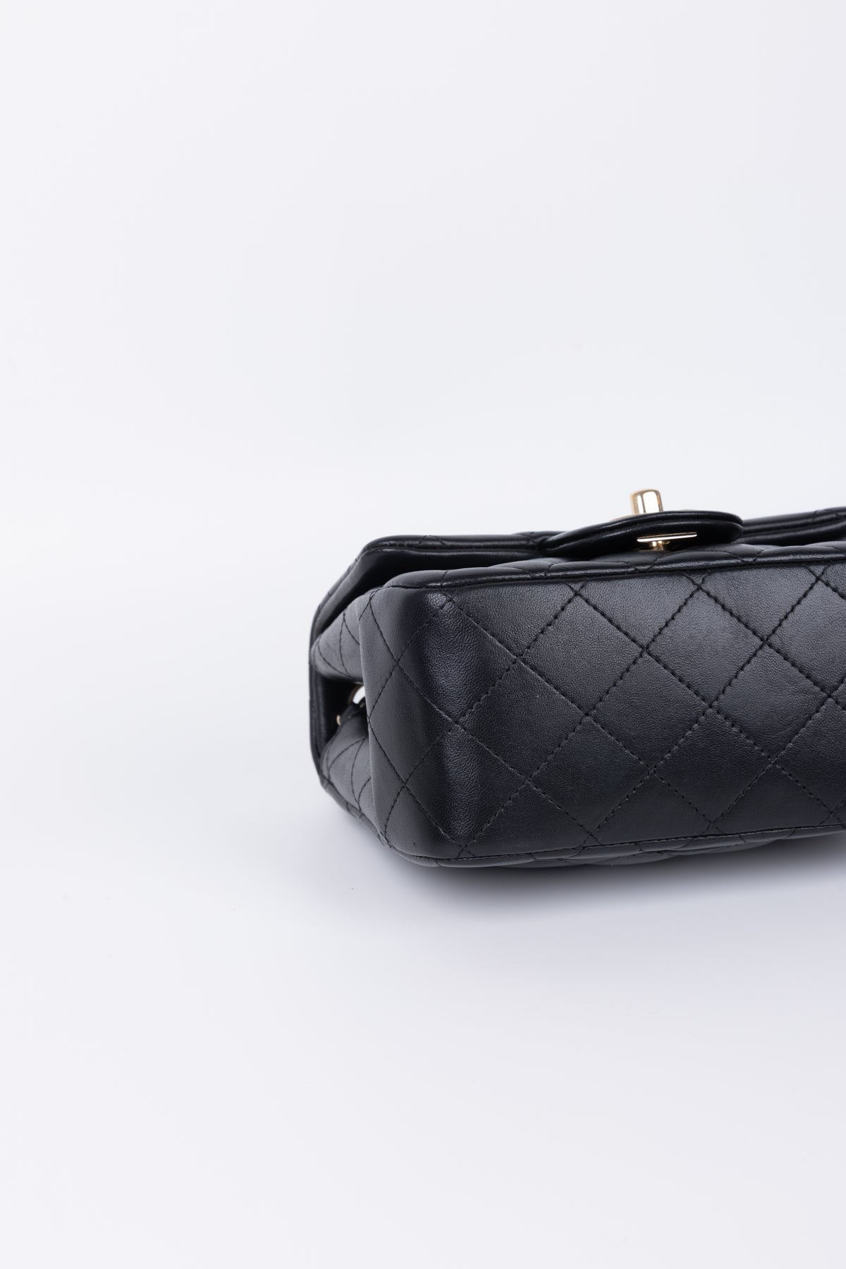 CHANEL MINI SQUARE NERA/ORO