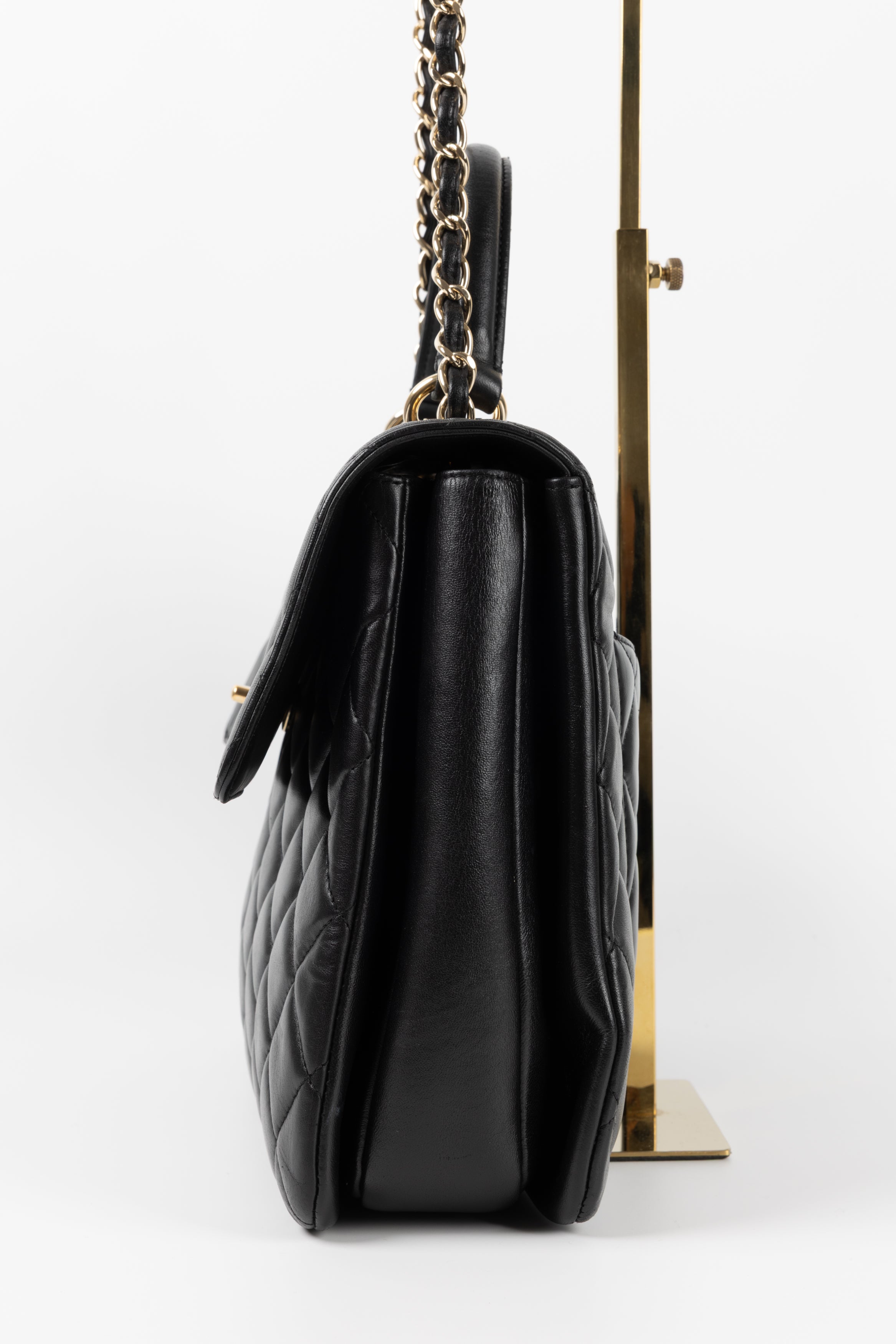 CHANEL MAXI MANICO NERA