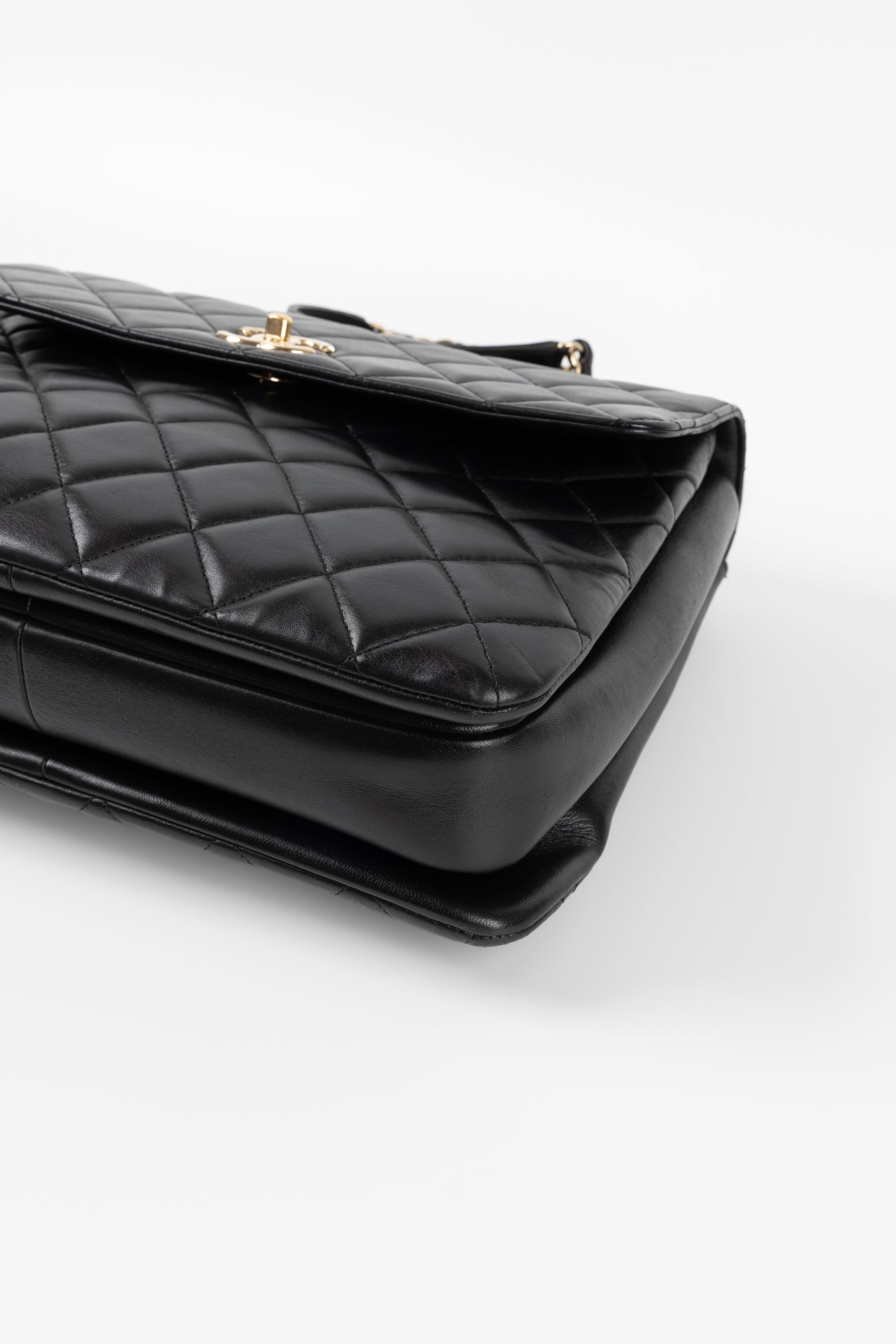 CHANEL MAXI MANICO NERA