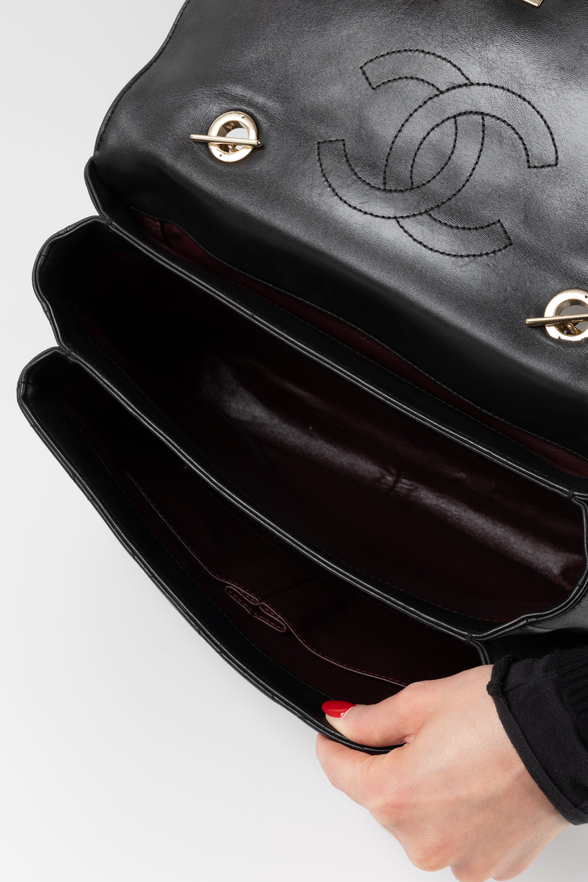 CHANEL MAXI MANICO NERA