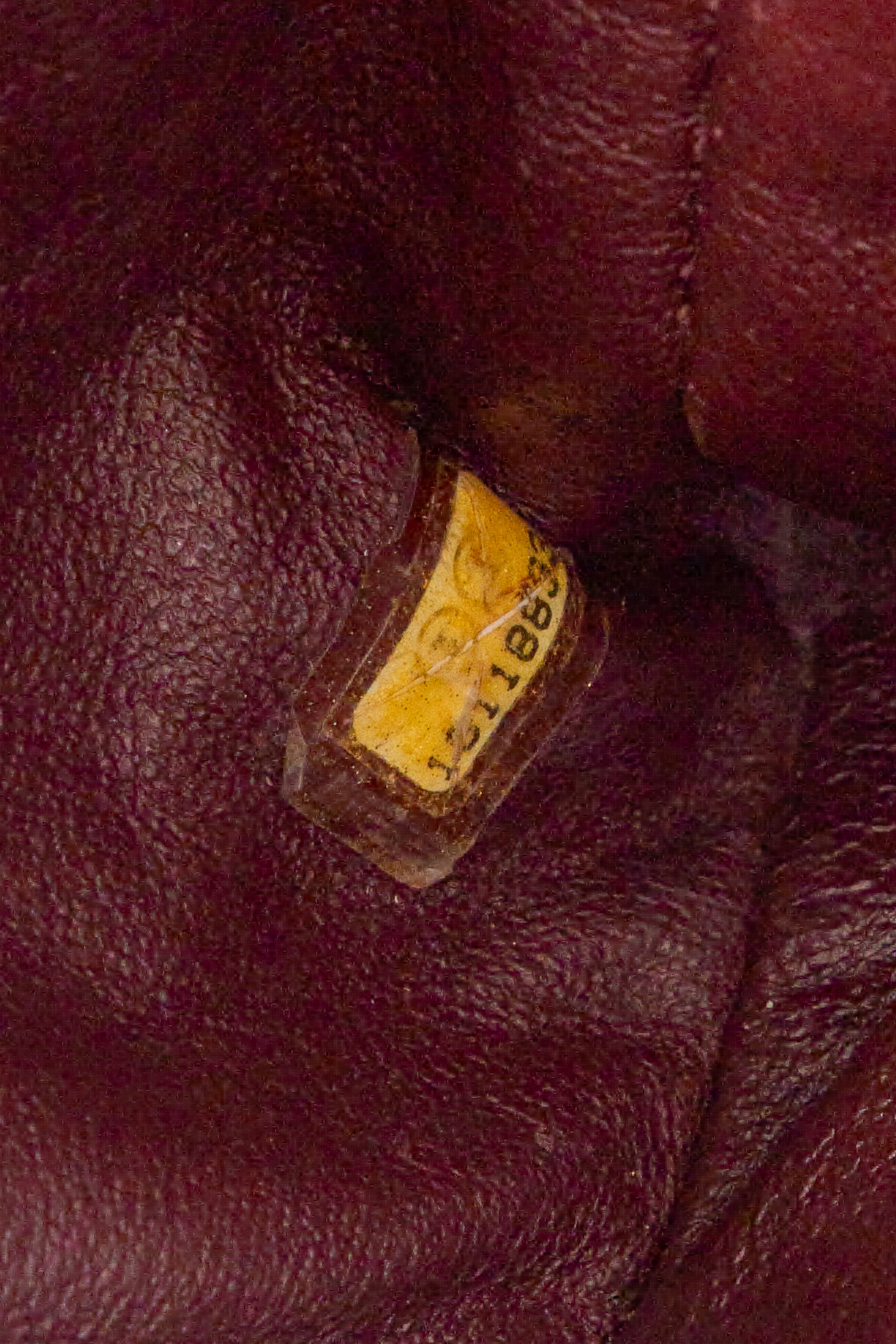 CHANEL MAXI MANICO NERA