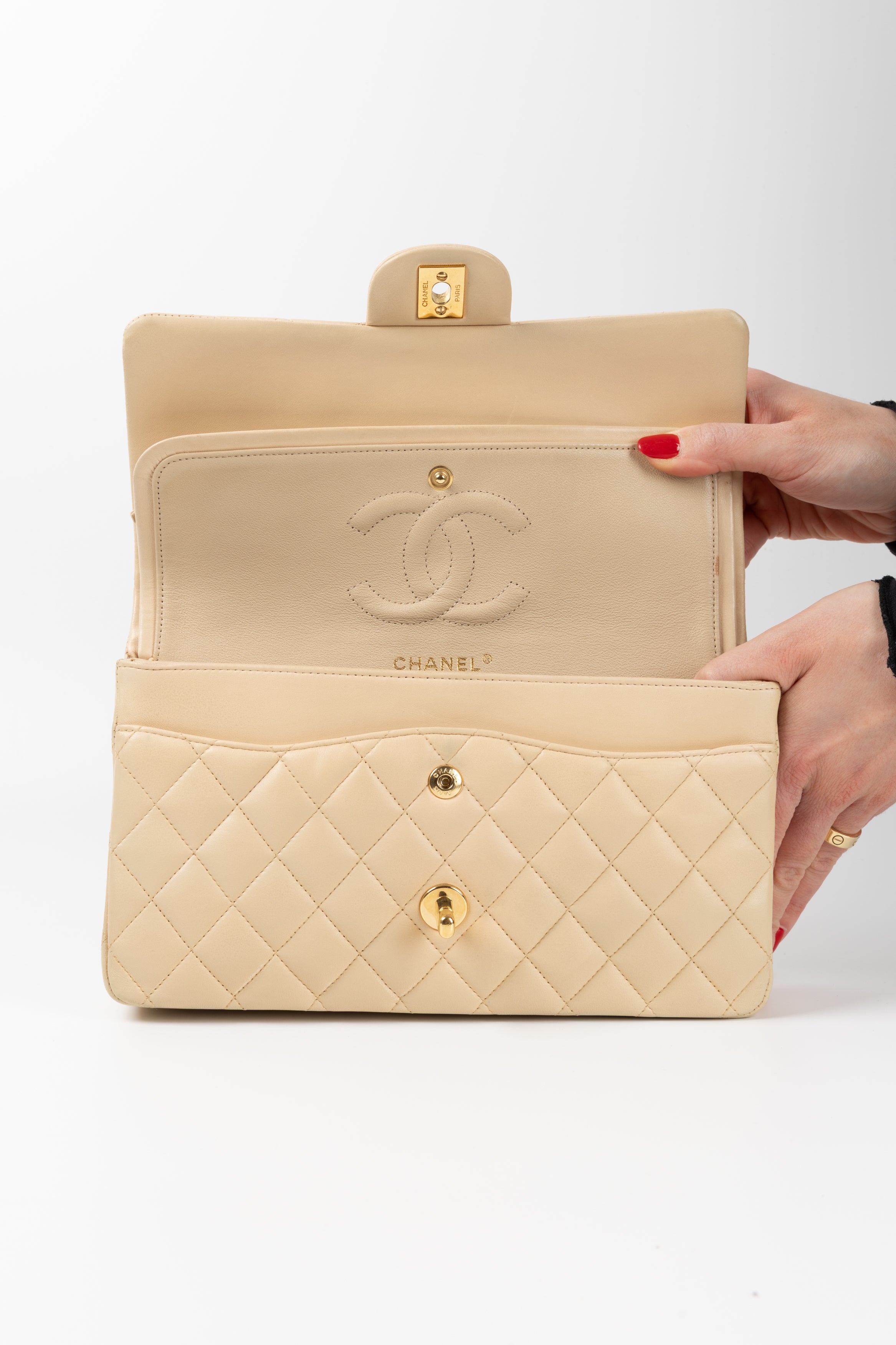 CHANEL 11.12 BEIGE/ORO