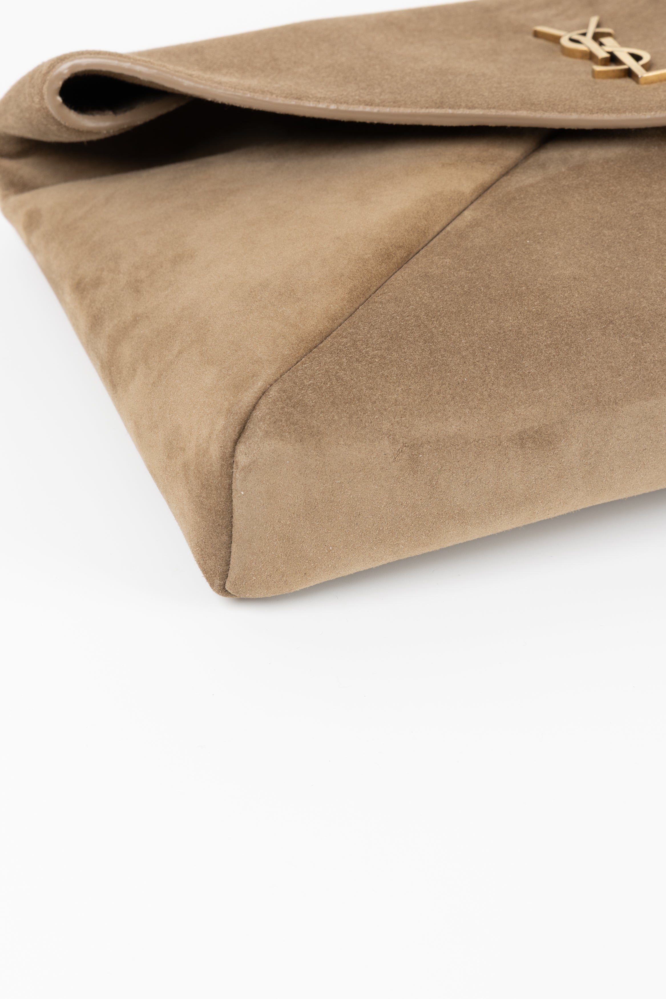 SAINT LAURENT ENEVELOPE POUCH IN SUEDE FANGO