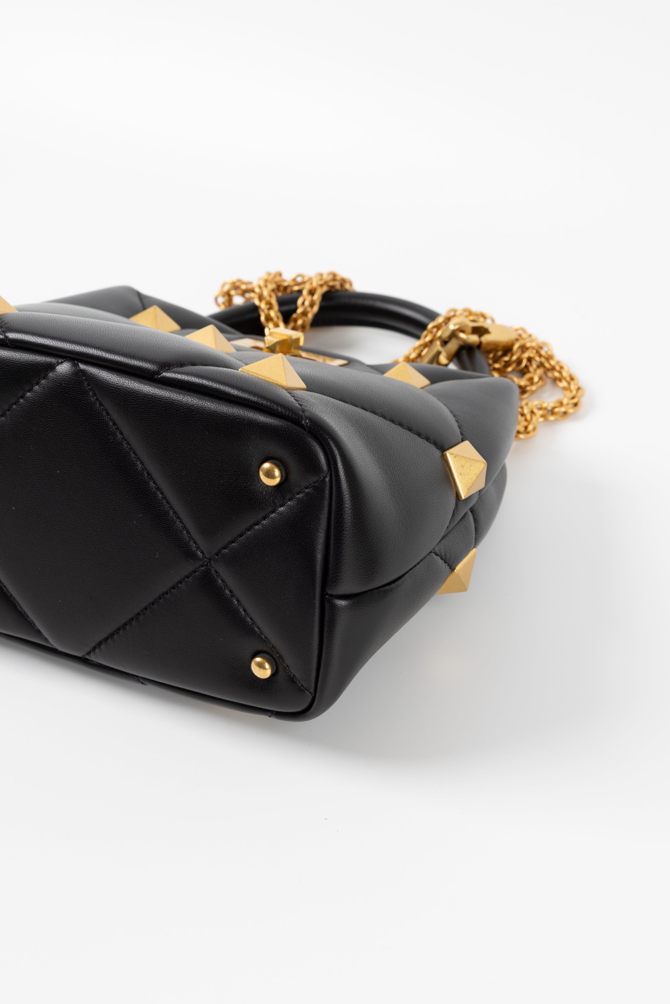 VALENTINO ROMAN STUD HAND BAG NERA