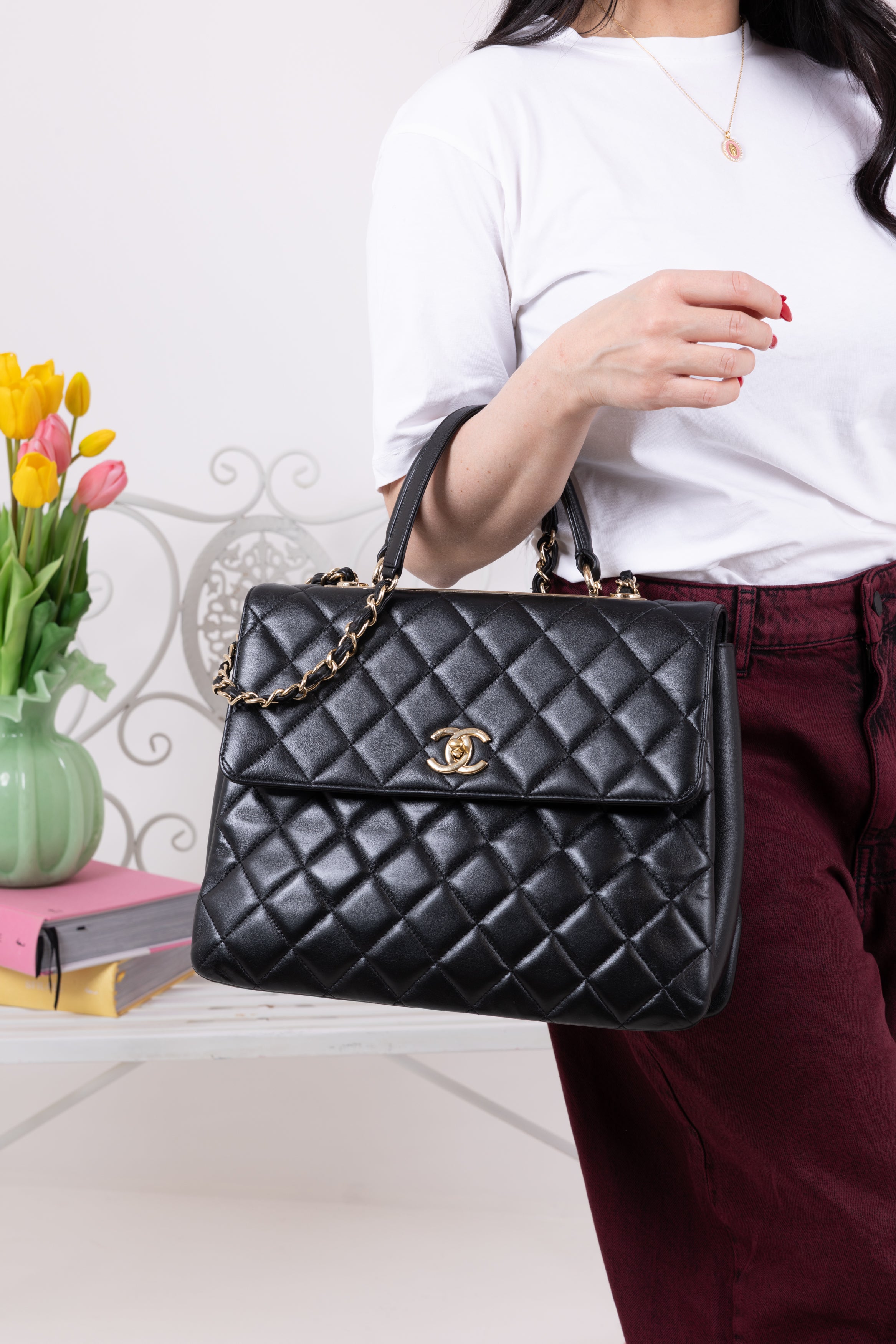 CHANEL MAXI MANICO NERA