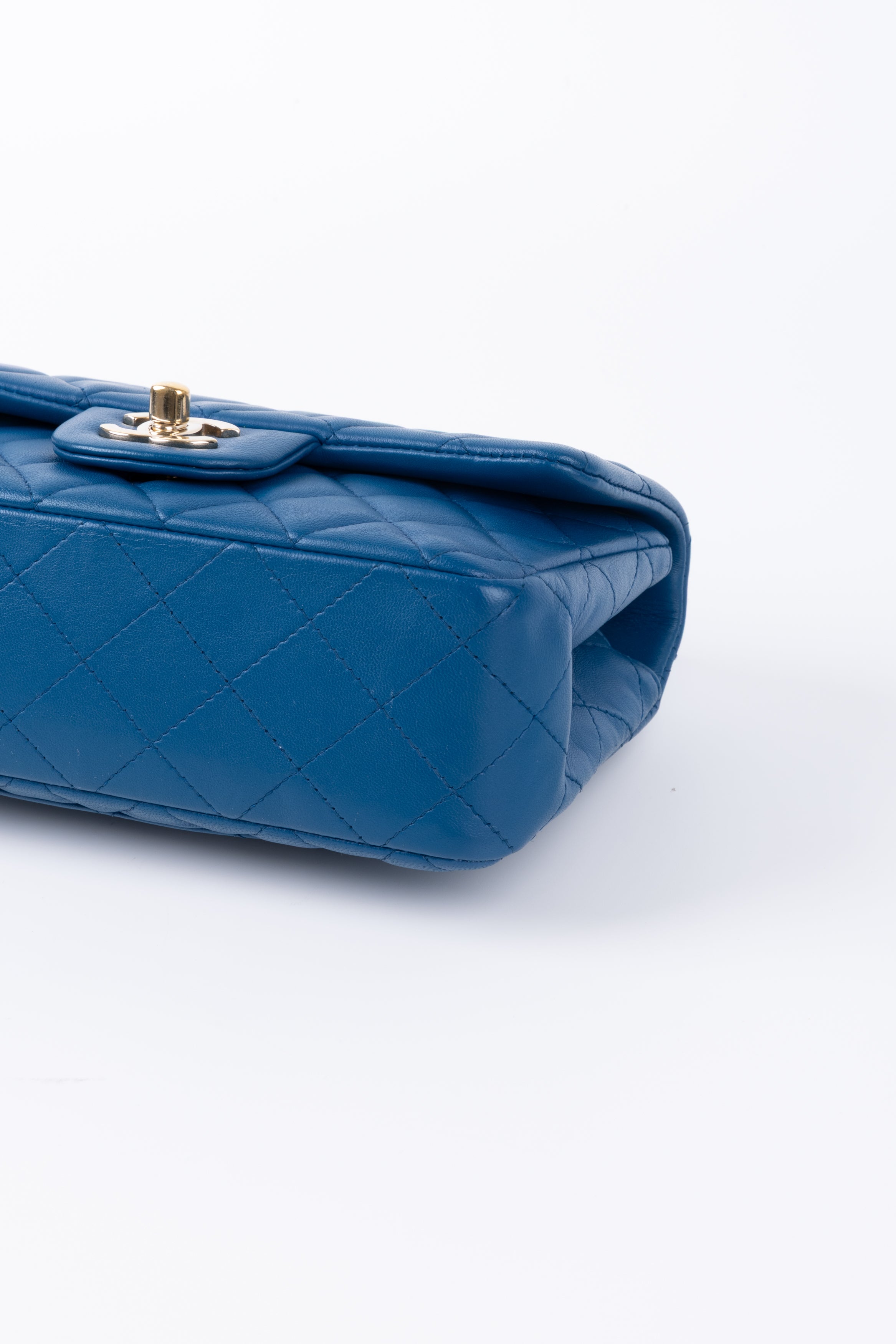 CHANEL RECTANGULAR BLU