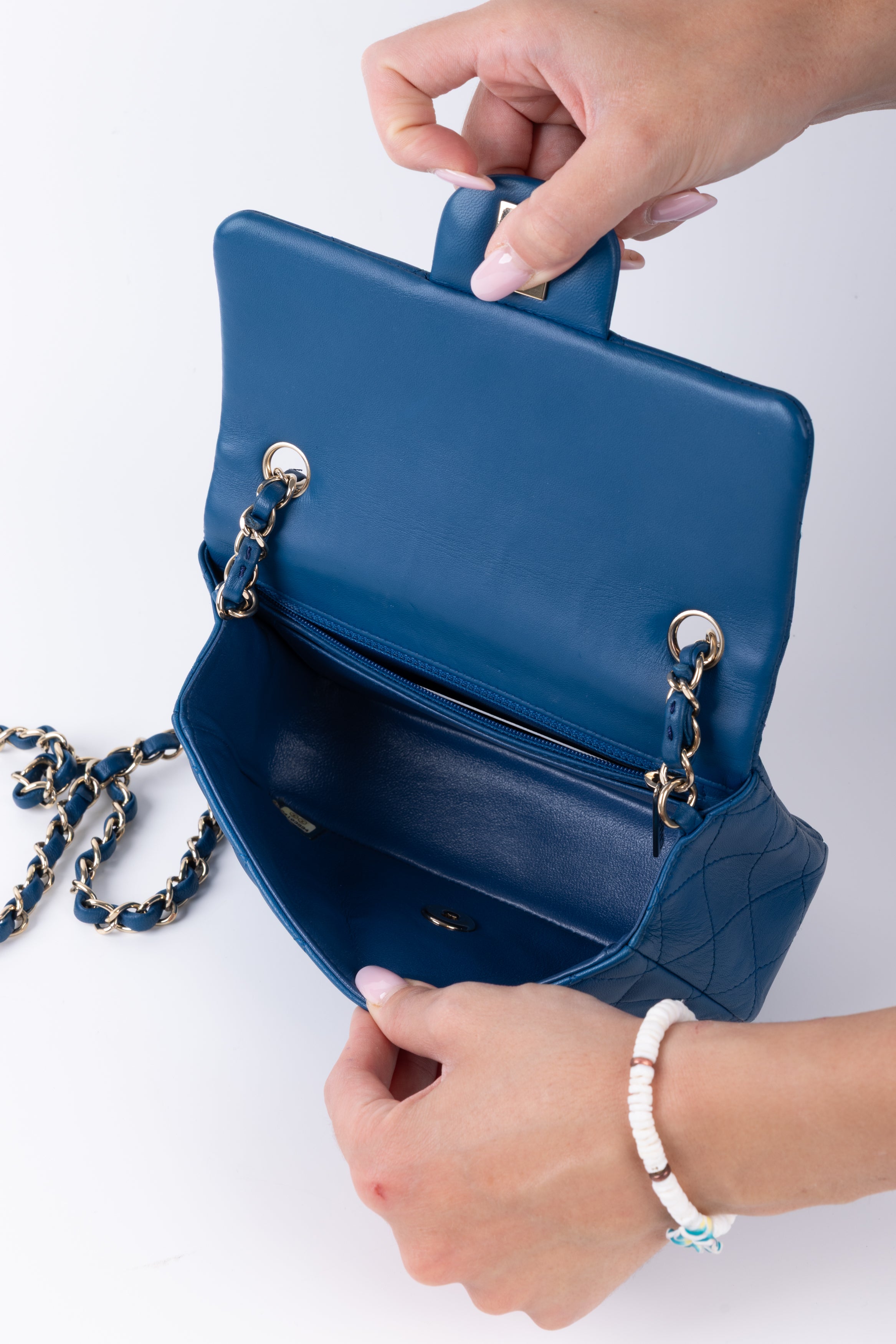 CHANEL RECTANGULAR BLU