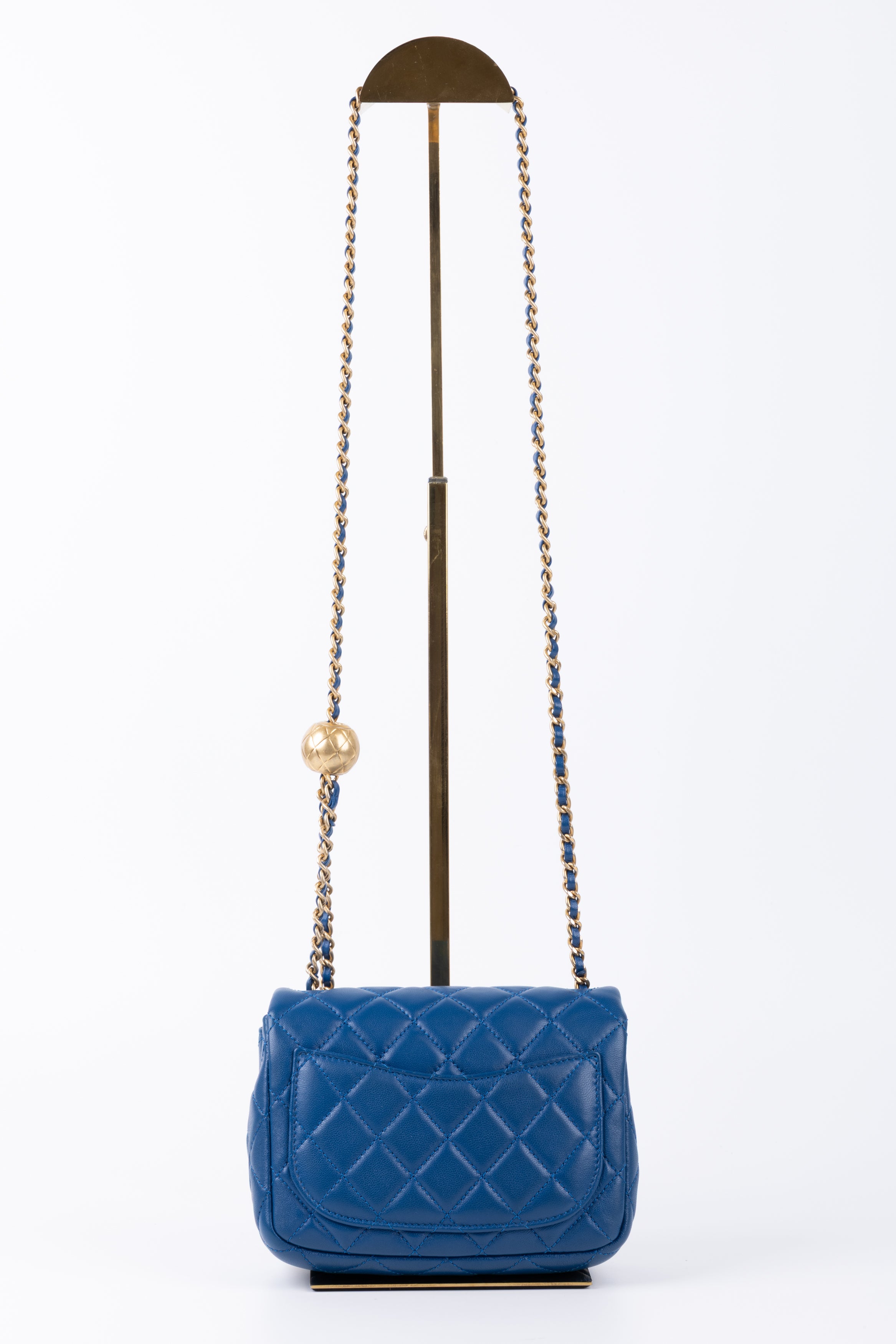 CHANEL MINI SQUARE BLU CON SFERA