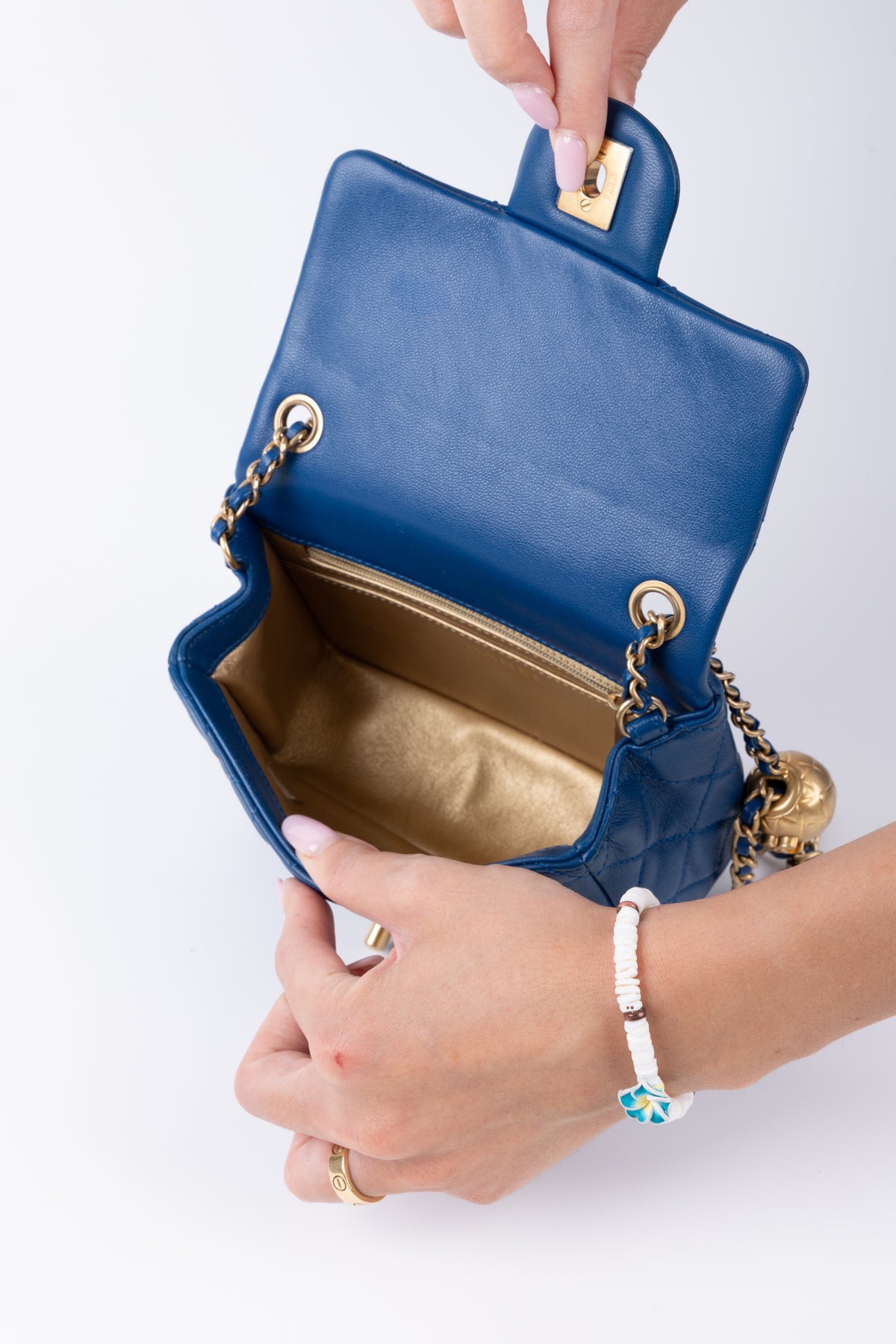 CHANEL MINI SQUARE BLU CON SFERA