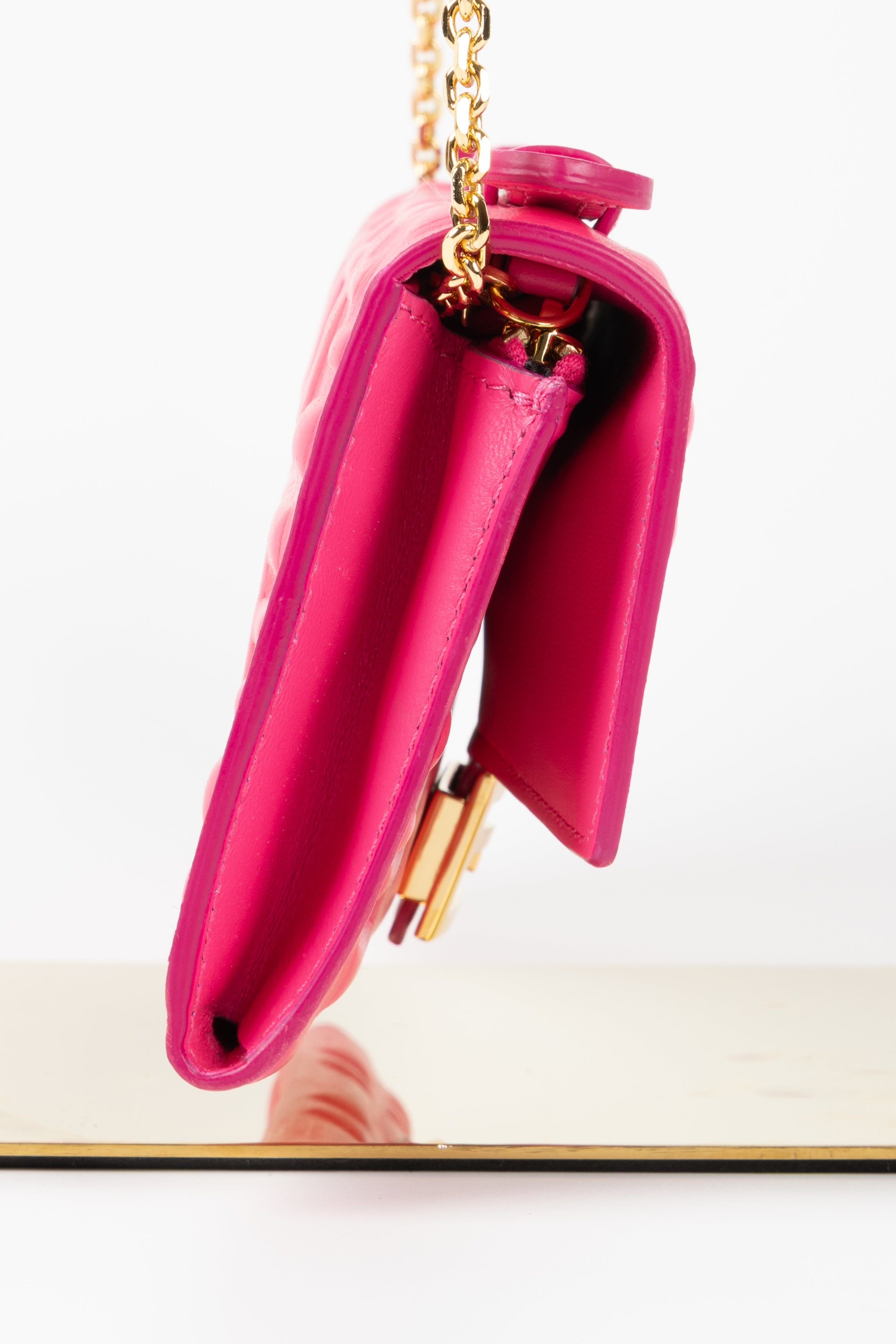 FENDI CONTINENTAL WITH CHAIN FUCSIA