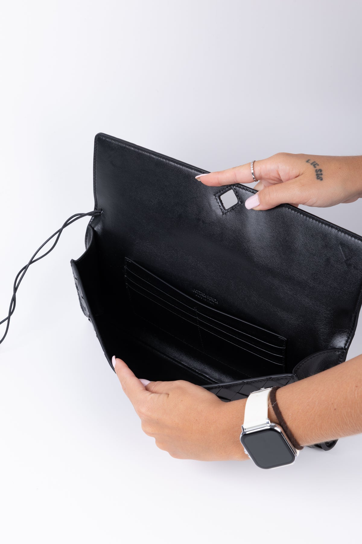 BOTTEGA VENETA ANDIAMO CLUTCH NERA