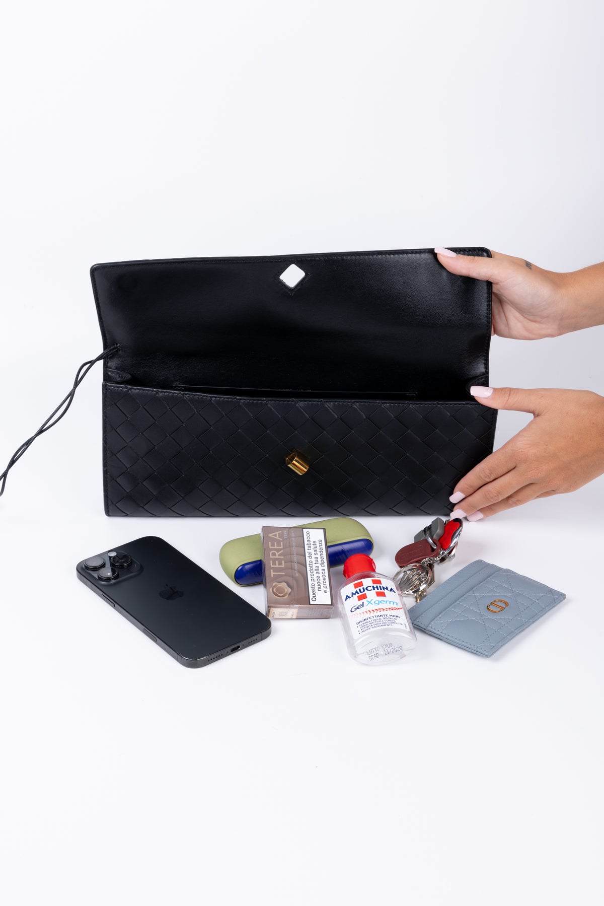 BOTTEGA VENETA ANDIAMO CLUTCH NERA