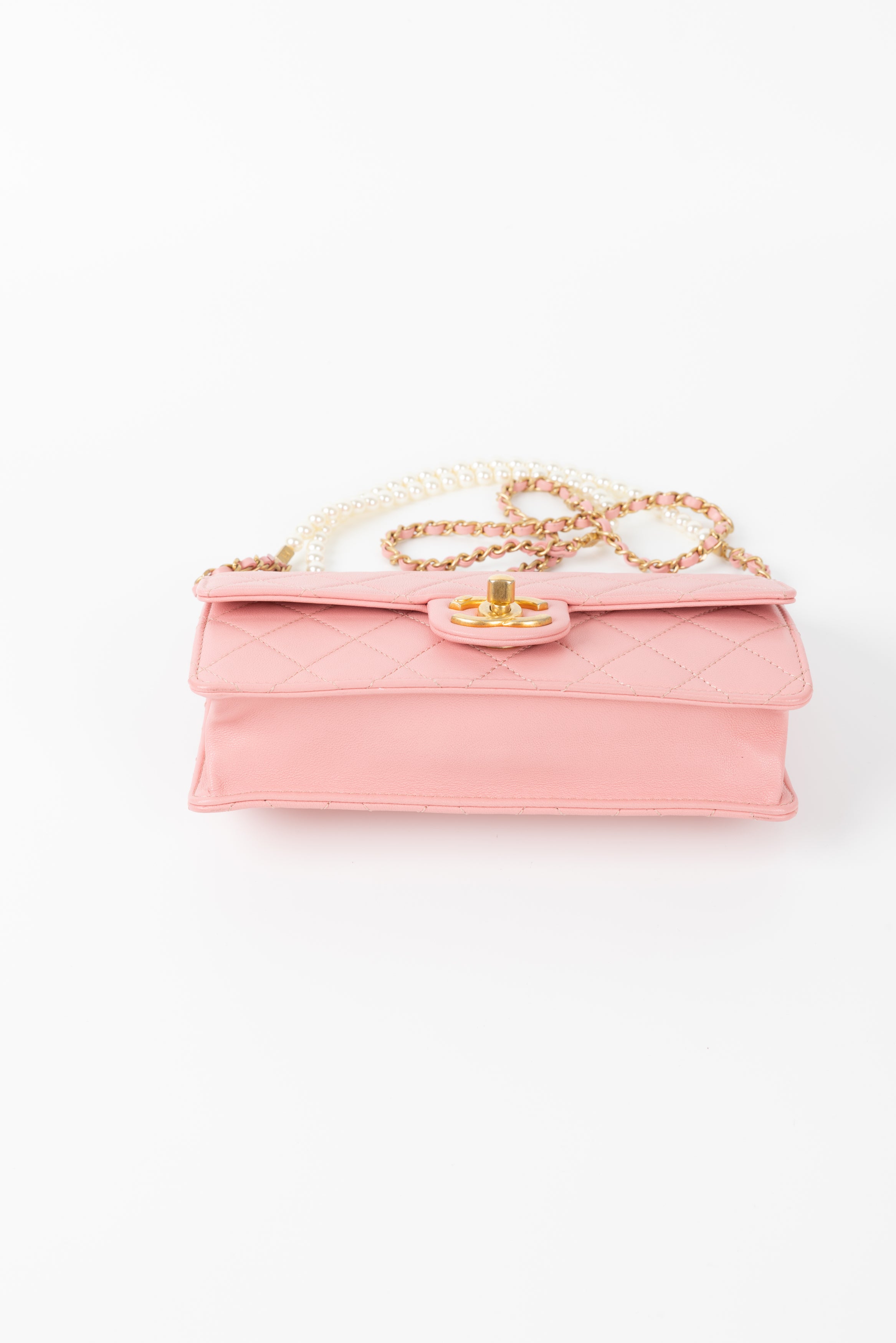 CHANEL PEARL CHAIN FLAP ROSA