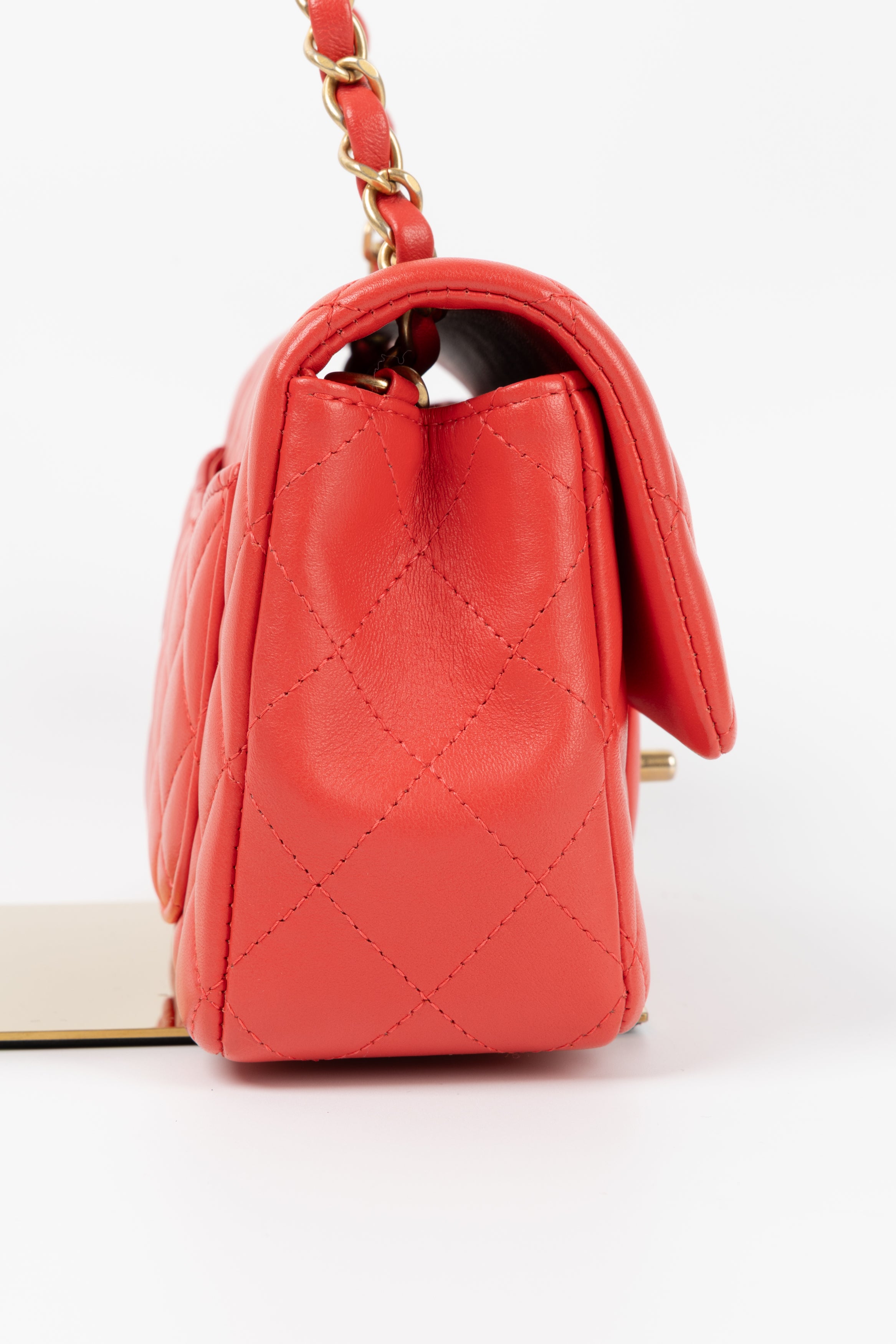 CHANEL RECTANGULAR CORALLO (RISERVATA)