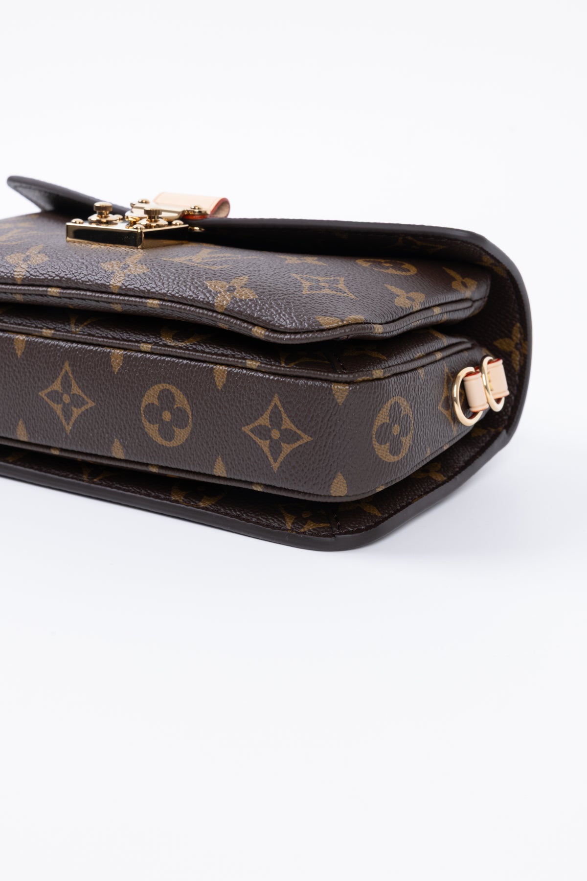 LOUIS VUITTON MÉTIS EAST-WEST
