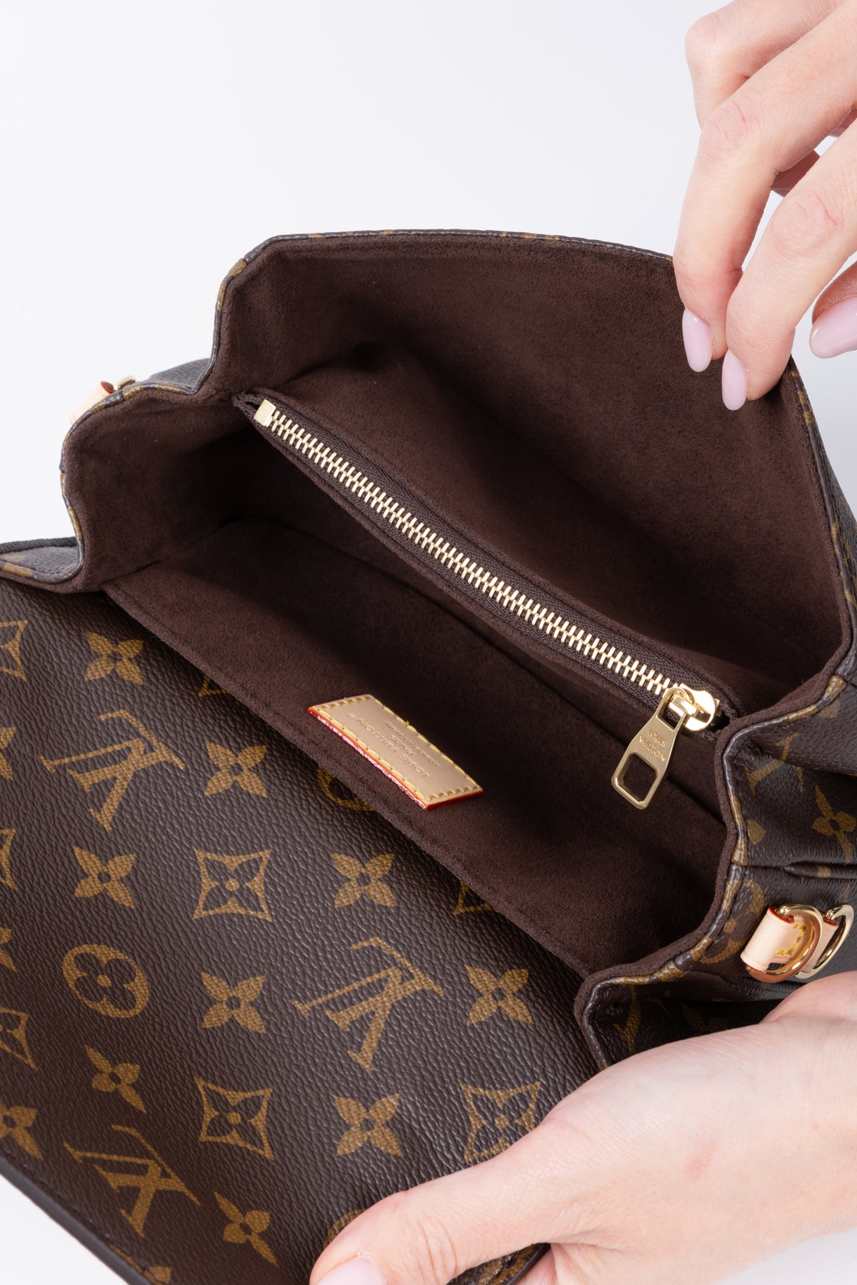 LOUIS VUITTON MÉTIS EAST-WEST
