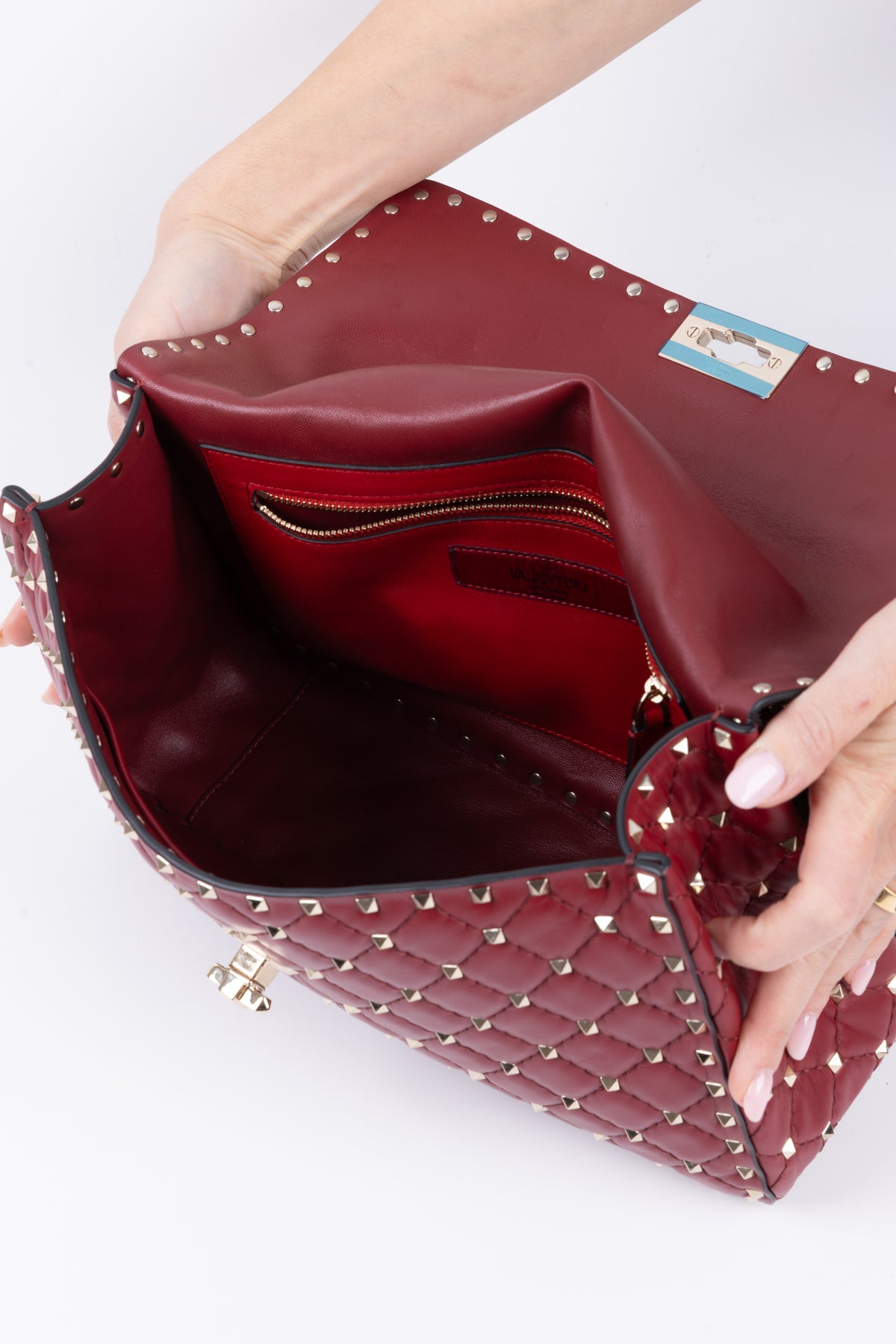 VALENTINO ROCKSTUD SPIKE BORDEAUX ()