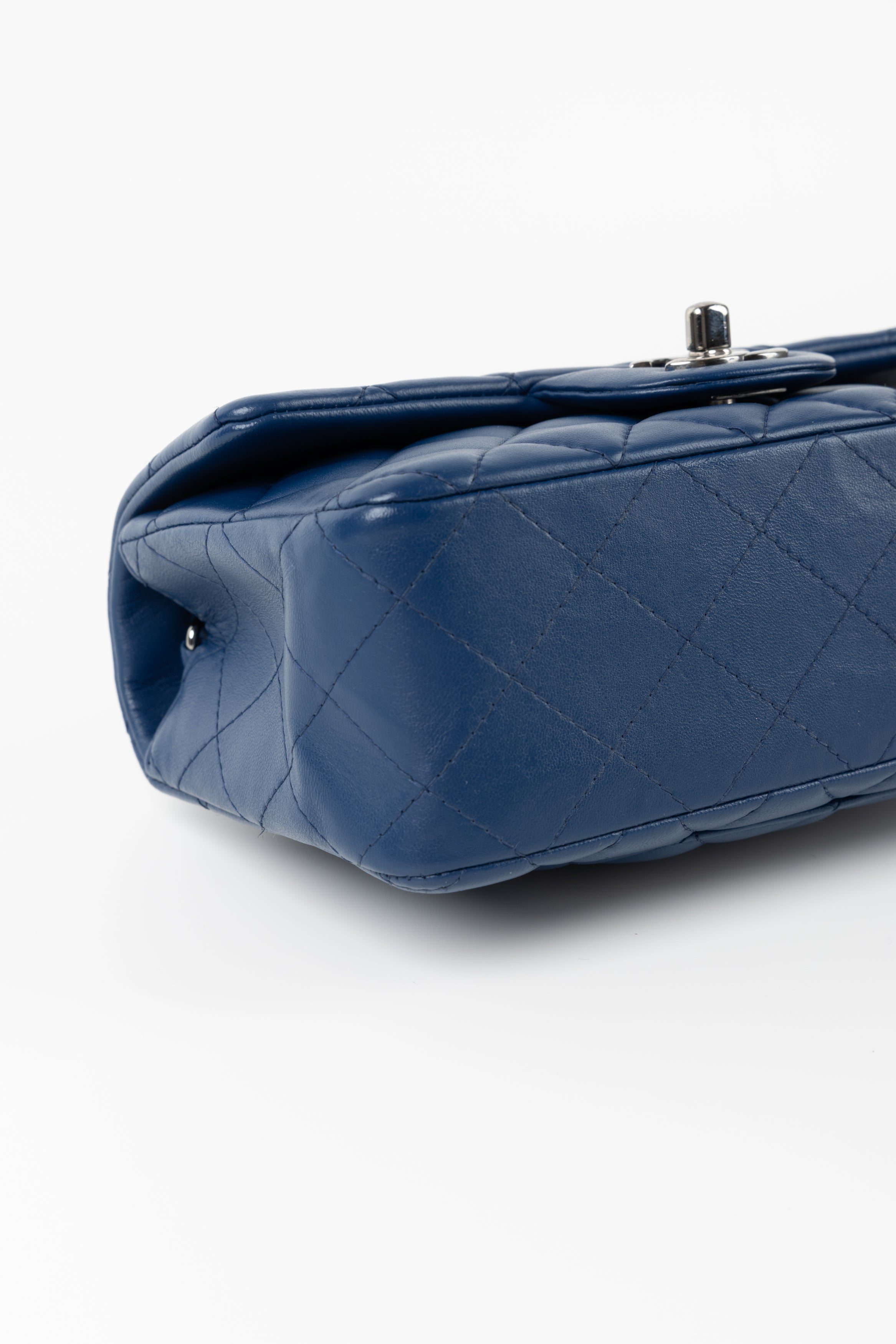 CHANEL RECTANGULAR BLU