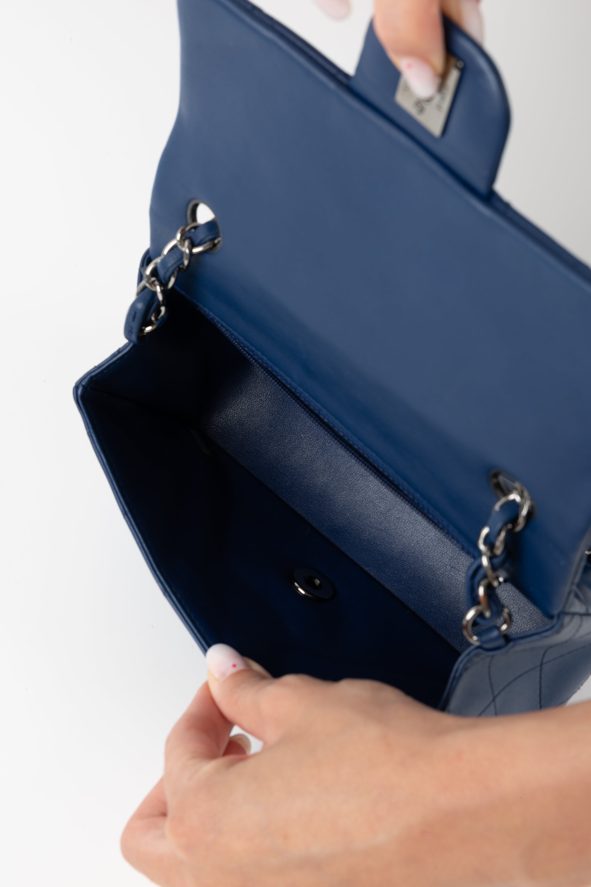 CHANEL RECTANGULAR BLU