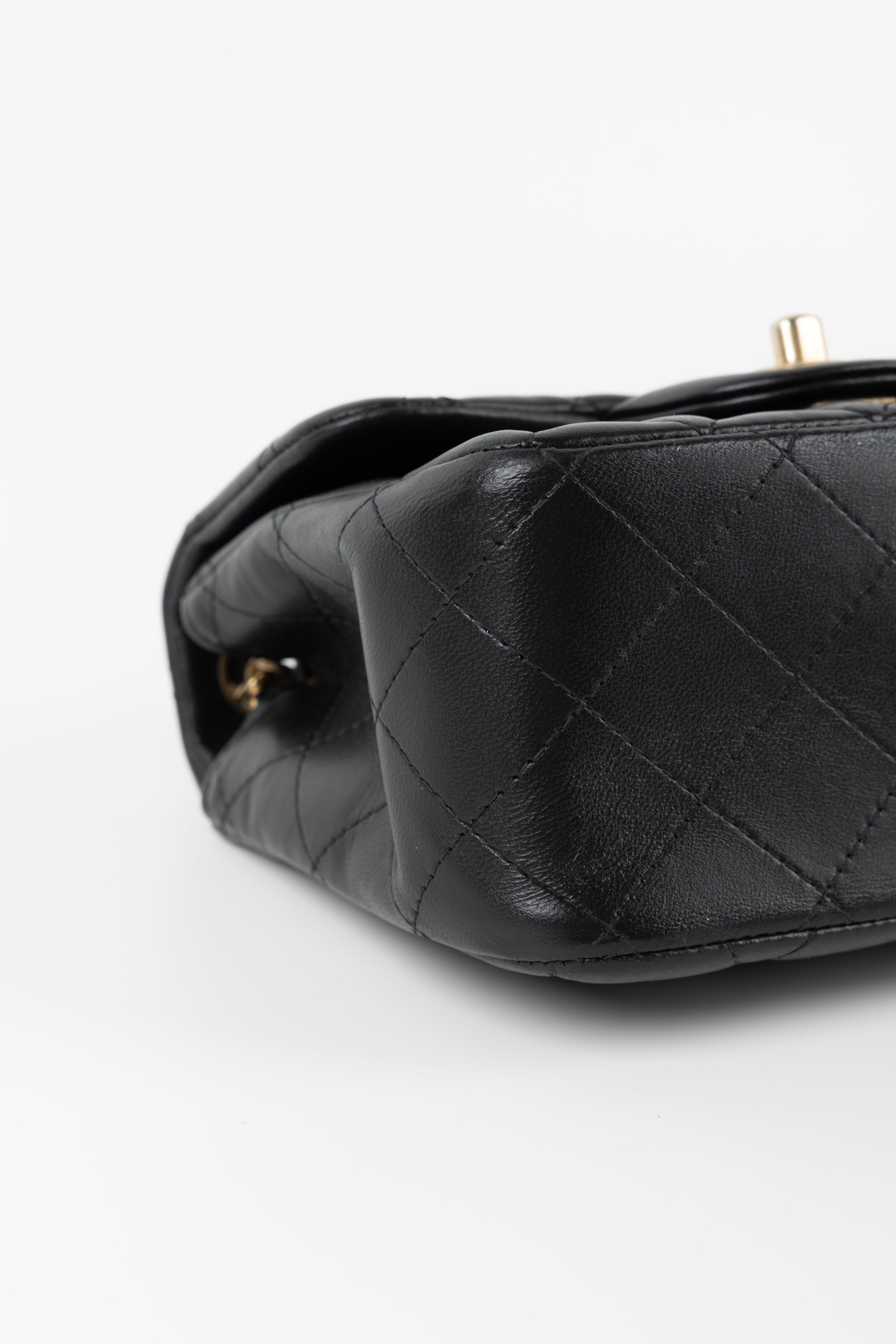 CHANEL MINI SQUARE NERA