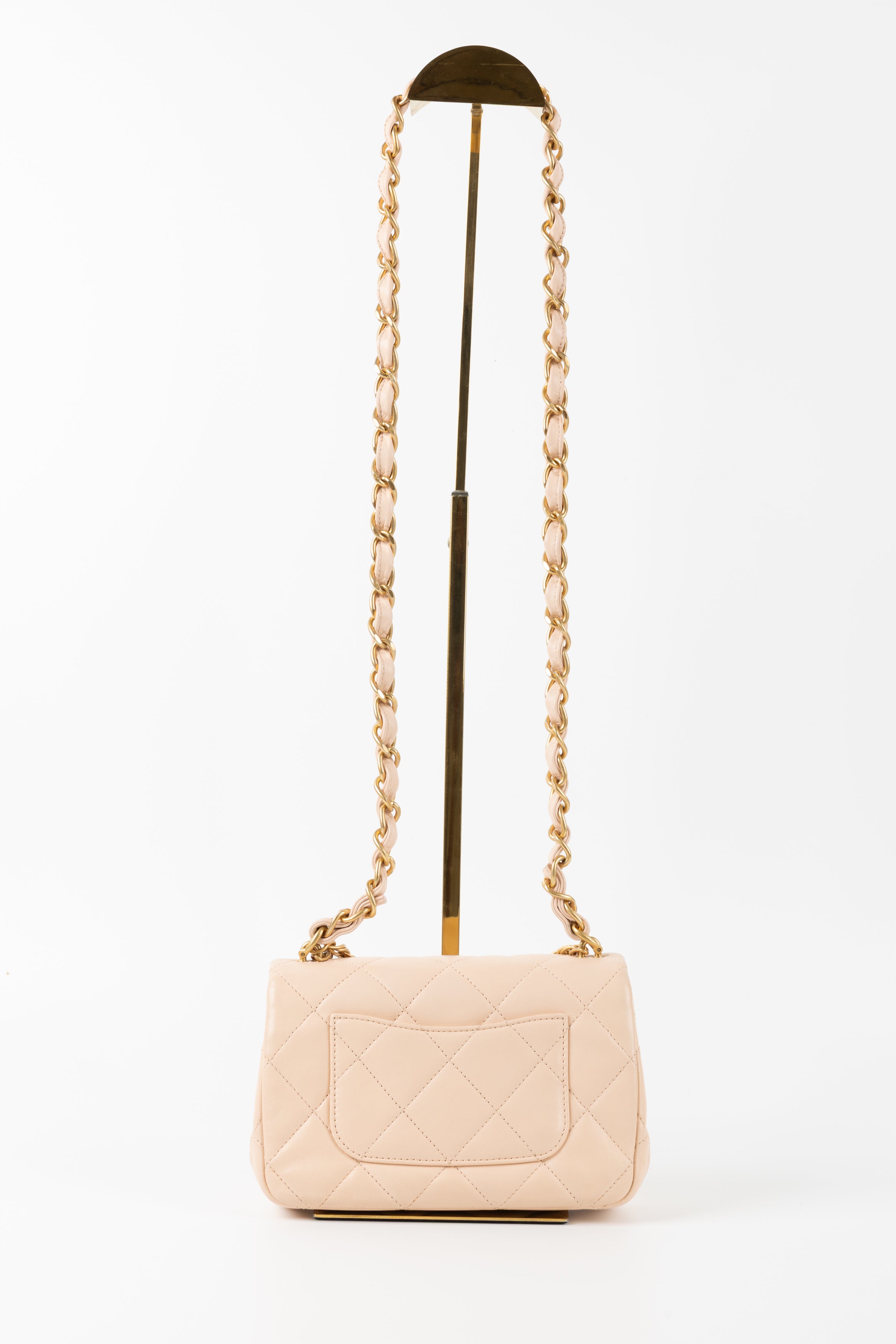 CHANEL 19 FLAP