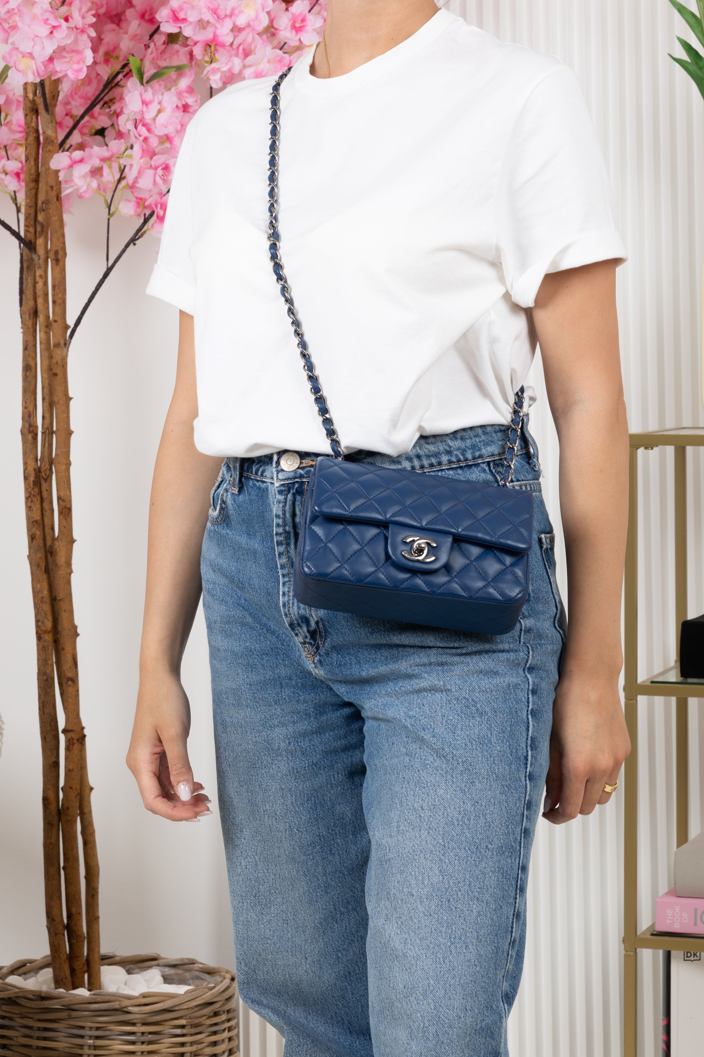 CHANEL RECTANGULAR BLU