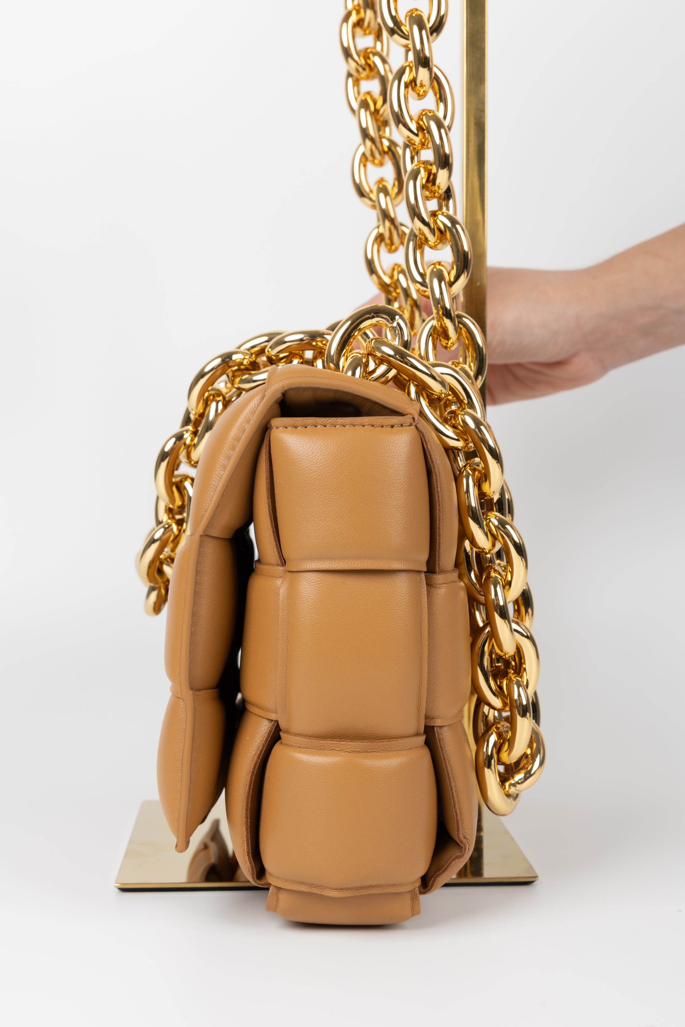 BOTTEGA VENETA PADDED CHAIN CARAMELLO