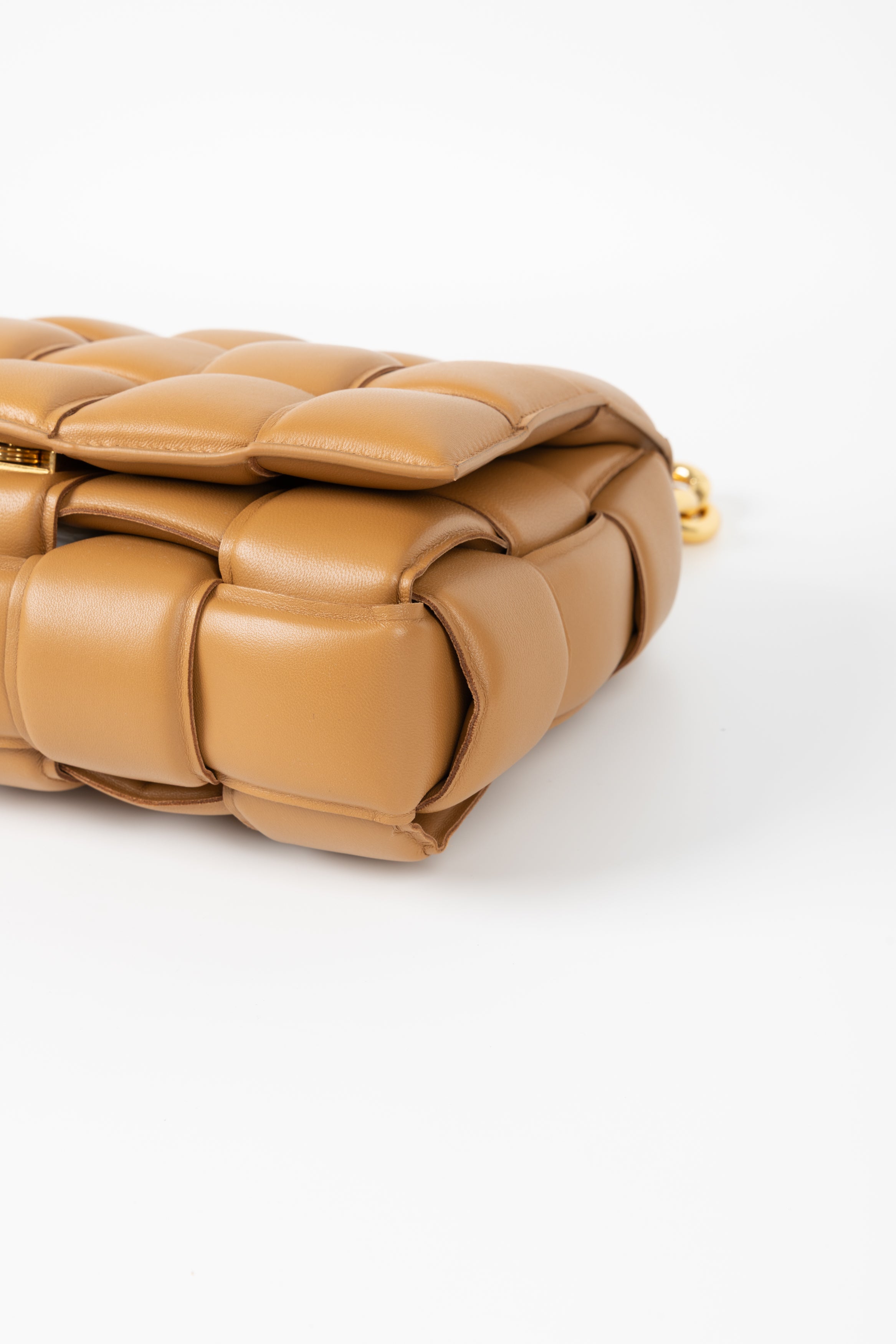 BOTTEGA VENETA PADDED CHAIN CARAMELLO