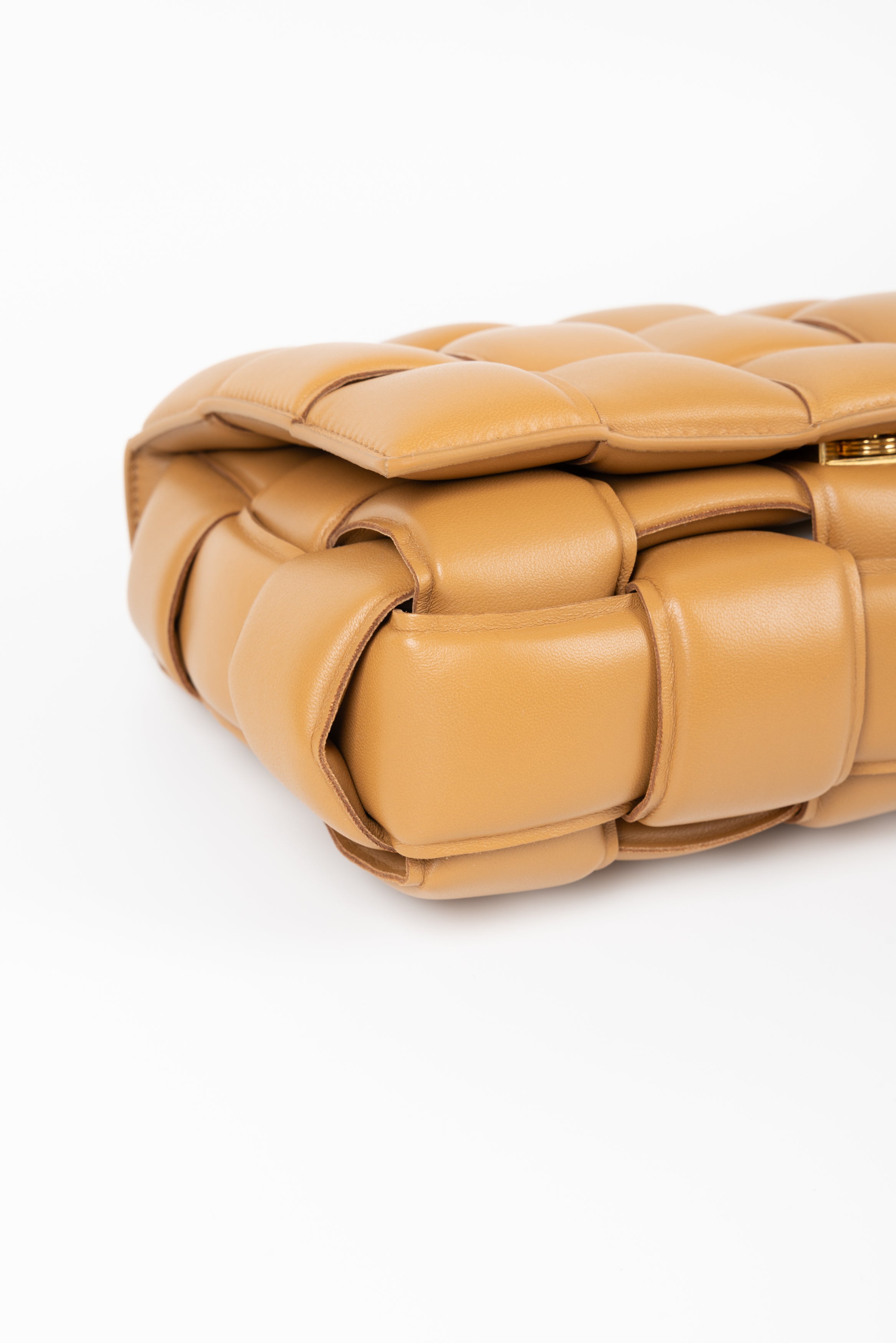 BOTTEGA VENETA PADDED CHAIN CARAMELLO