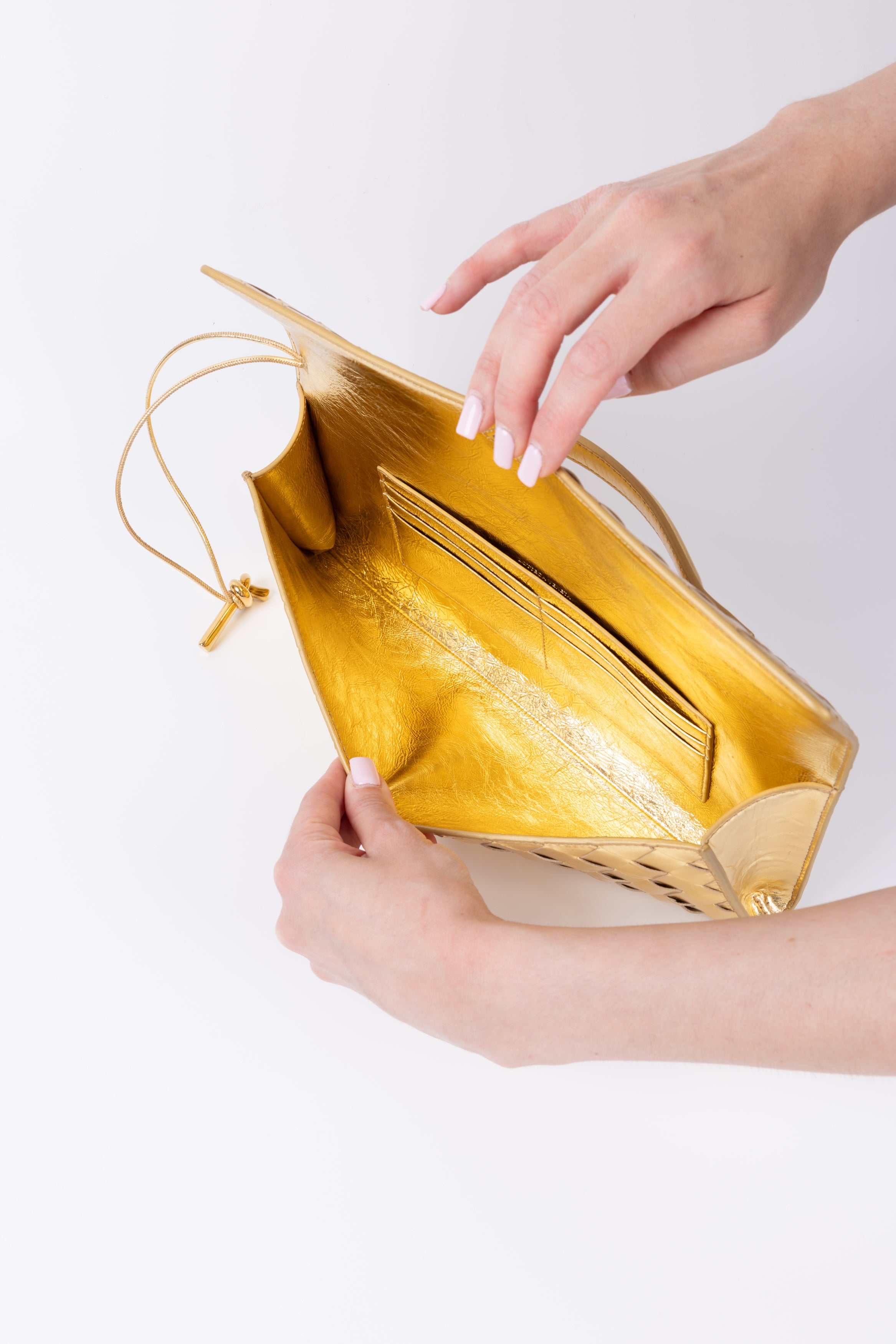 BOTTEGA VENETA ANDIAMO CLUTCH ORO LUCIDA
