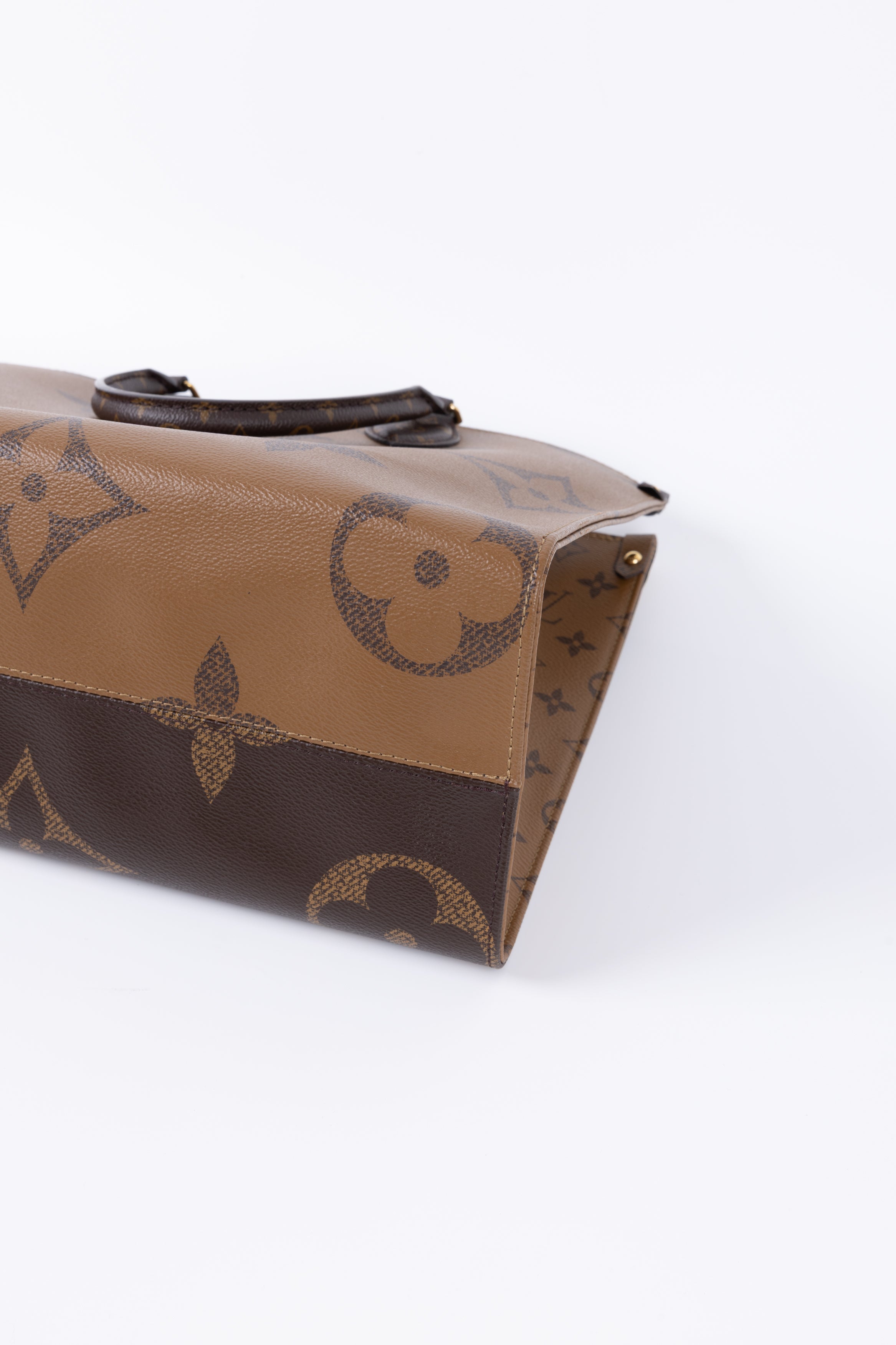LOUIS VUITTON ON THE GO MM