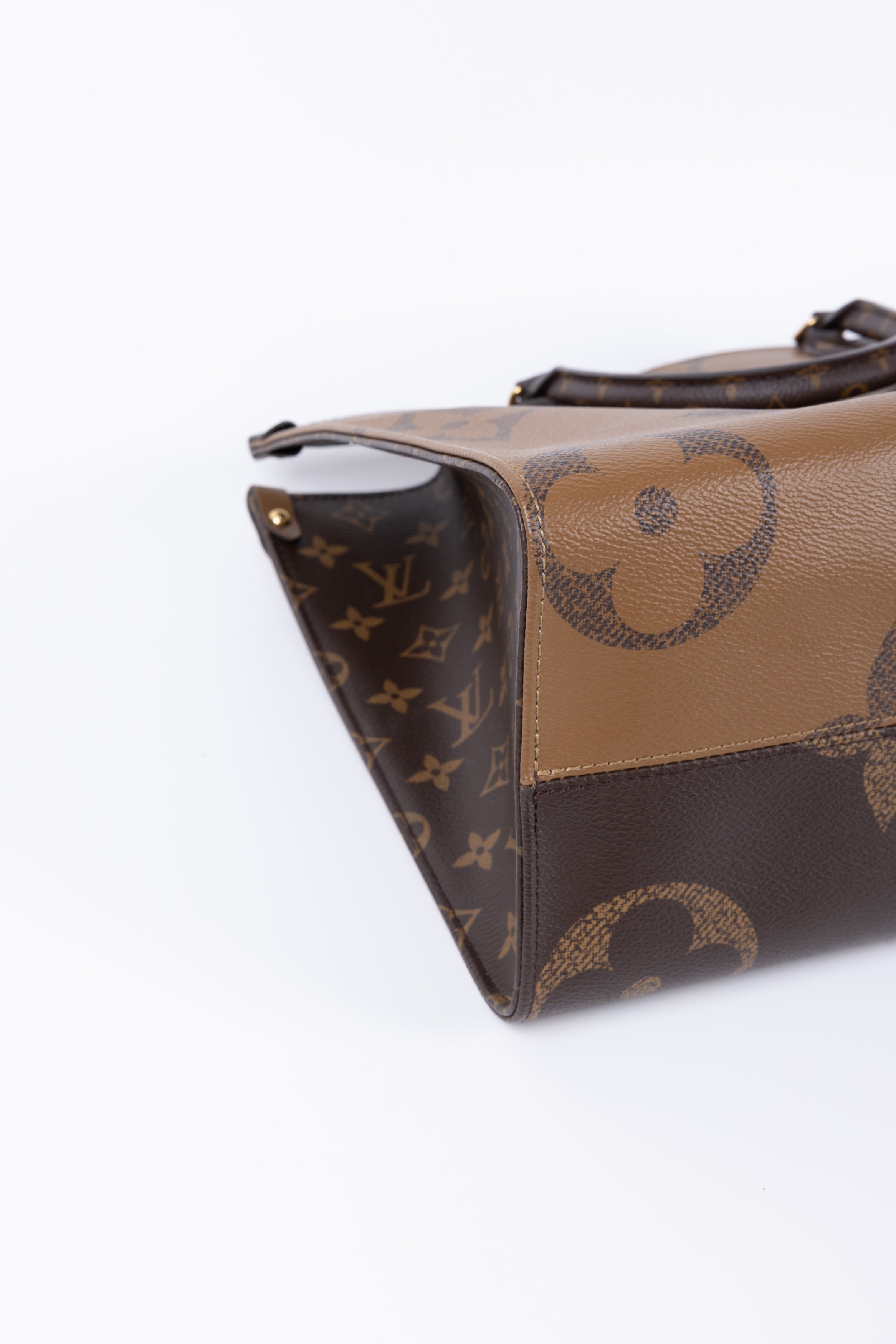 LOUIS VUITTON ON THE GO MM