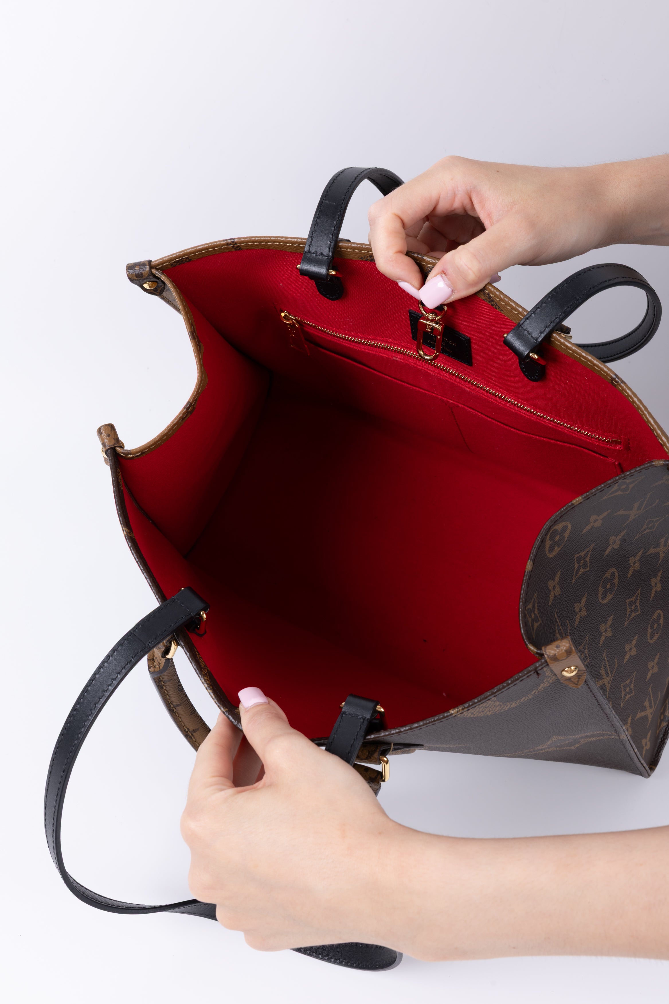 LOUIS VUITTON ON THE GO MM