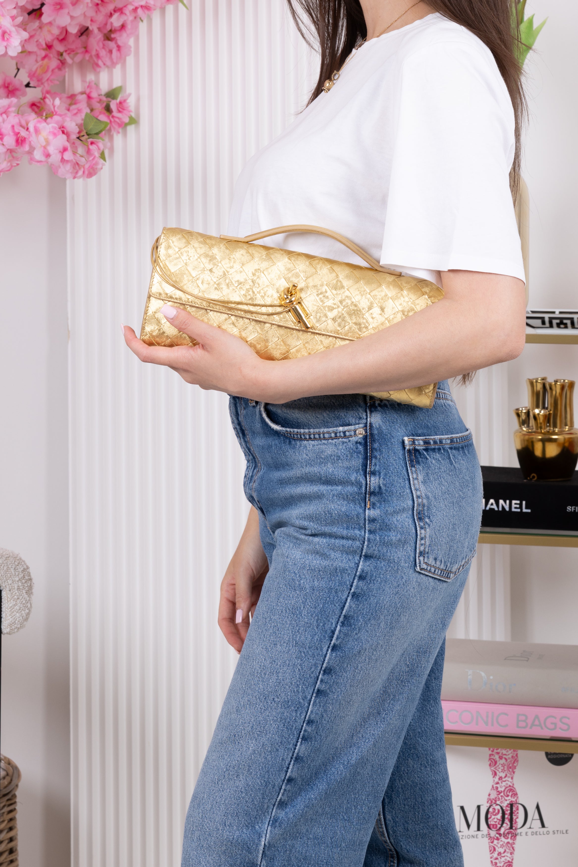 BOTTEGA VENETA ANDIAMO CLUTCH ORO OPACA