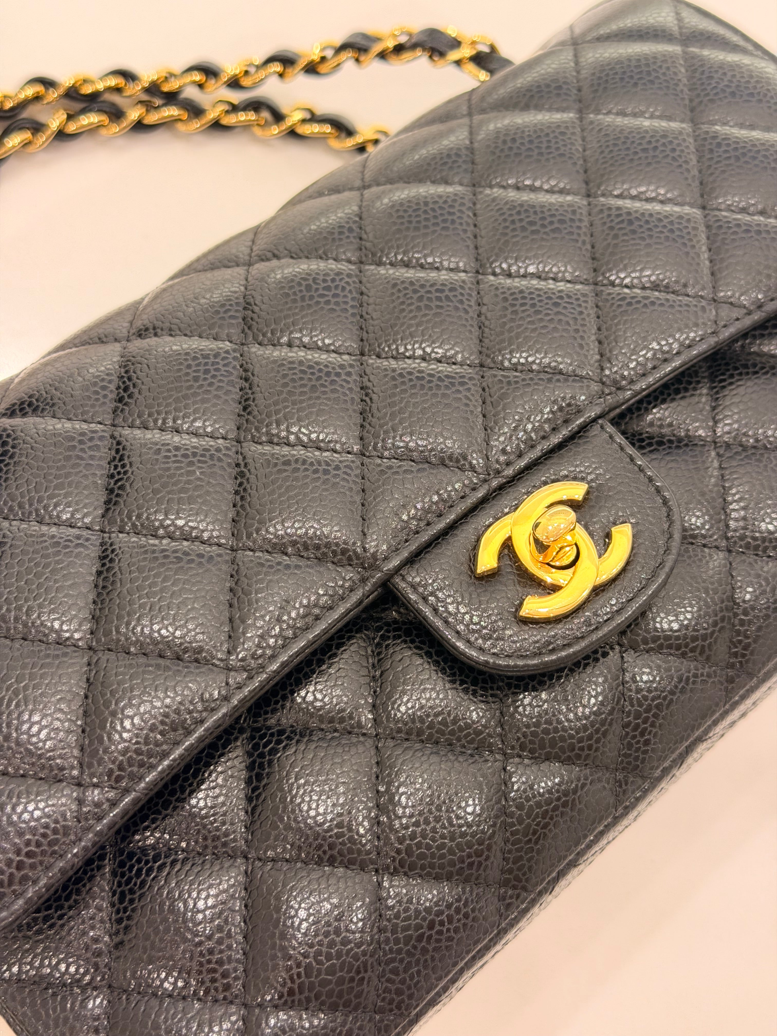CHANEL 11.12 NERA/ORO CAVIAR