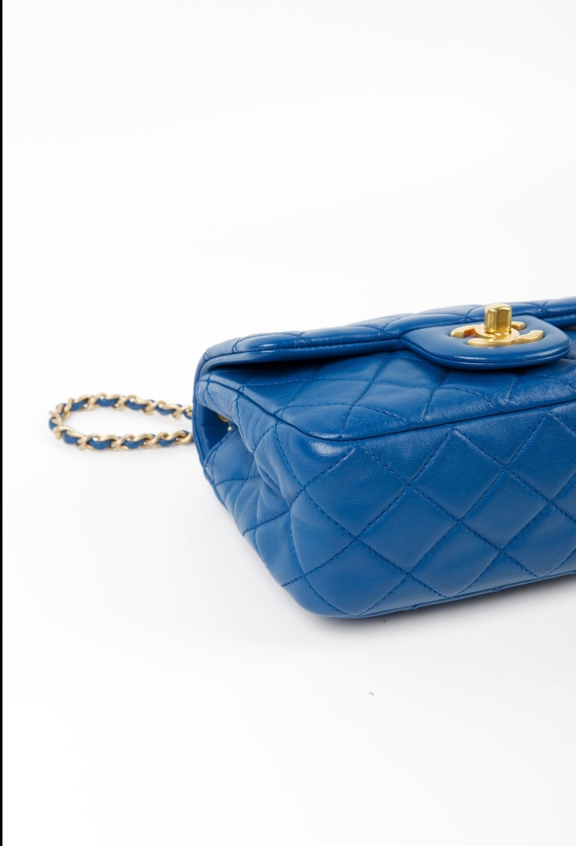 CHANEL MINI SQUARE BLU