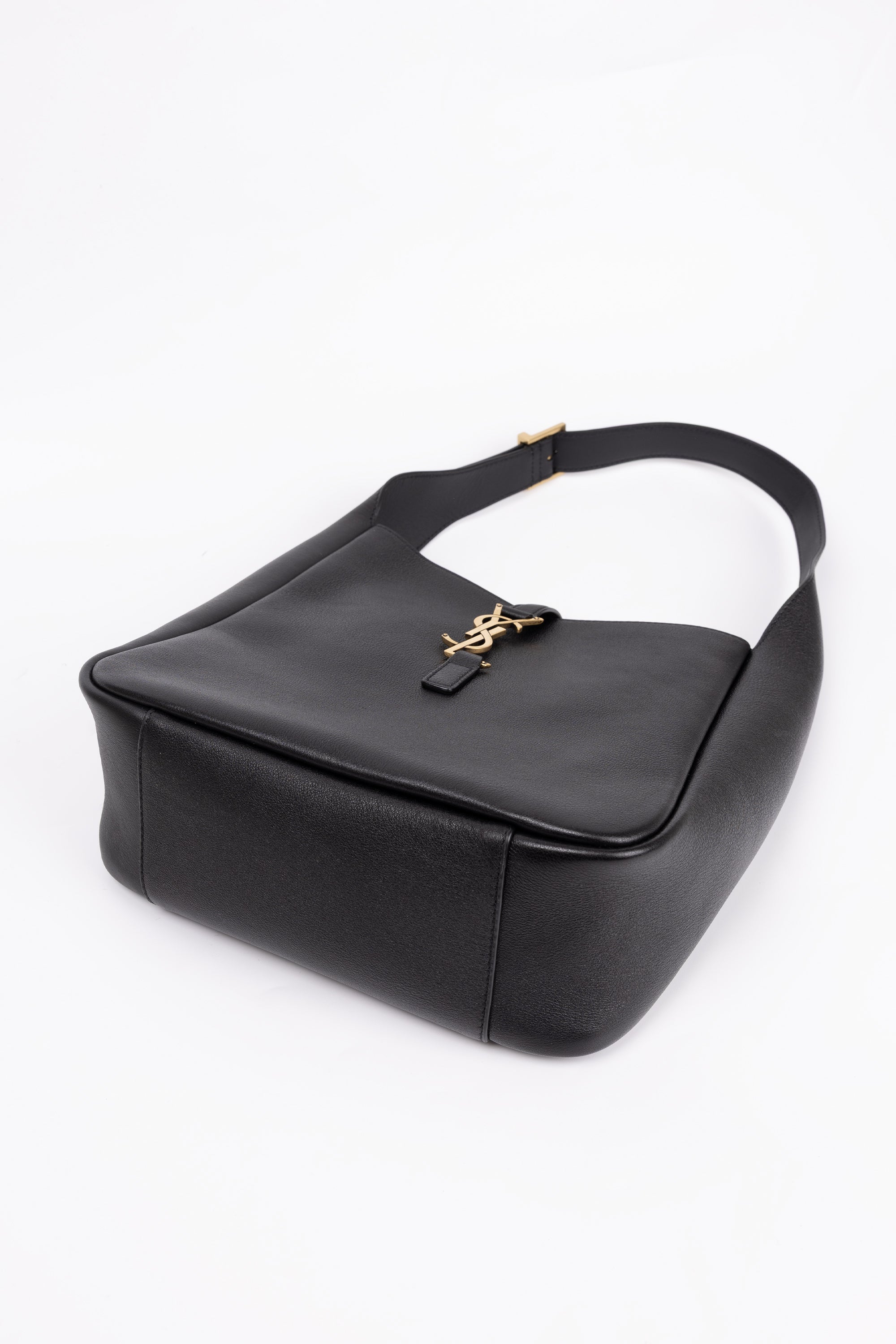 Saint Laurent Le 5 à 7 Small Nera