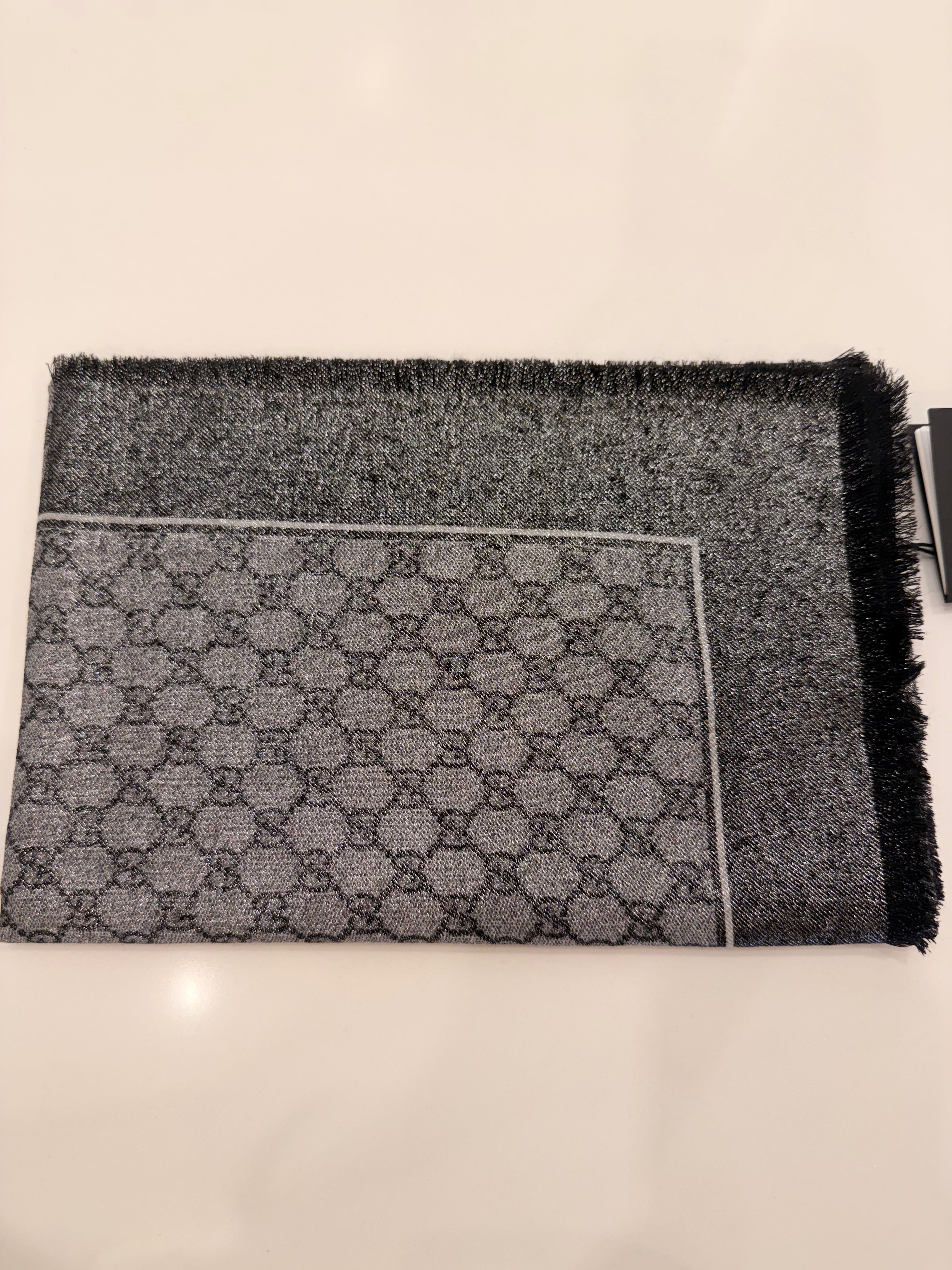 GUCCI STOLA SATINATA NERA/ARGENTO 21